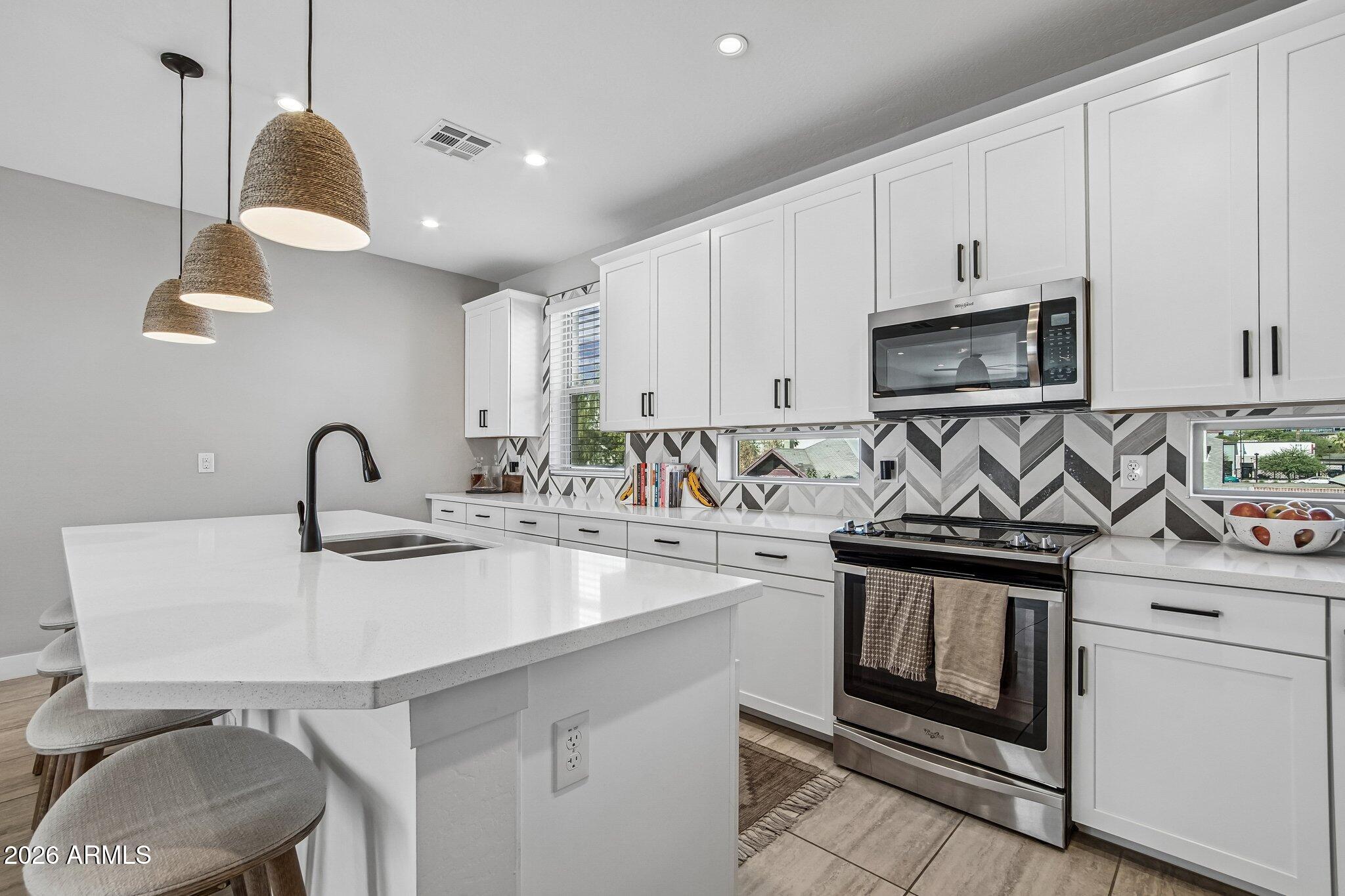 CENTER 8 TOWNHOMES - Residential