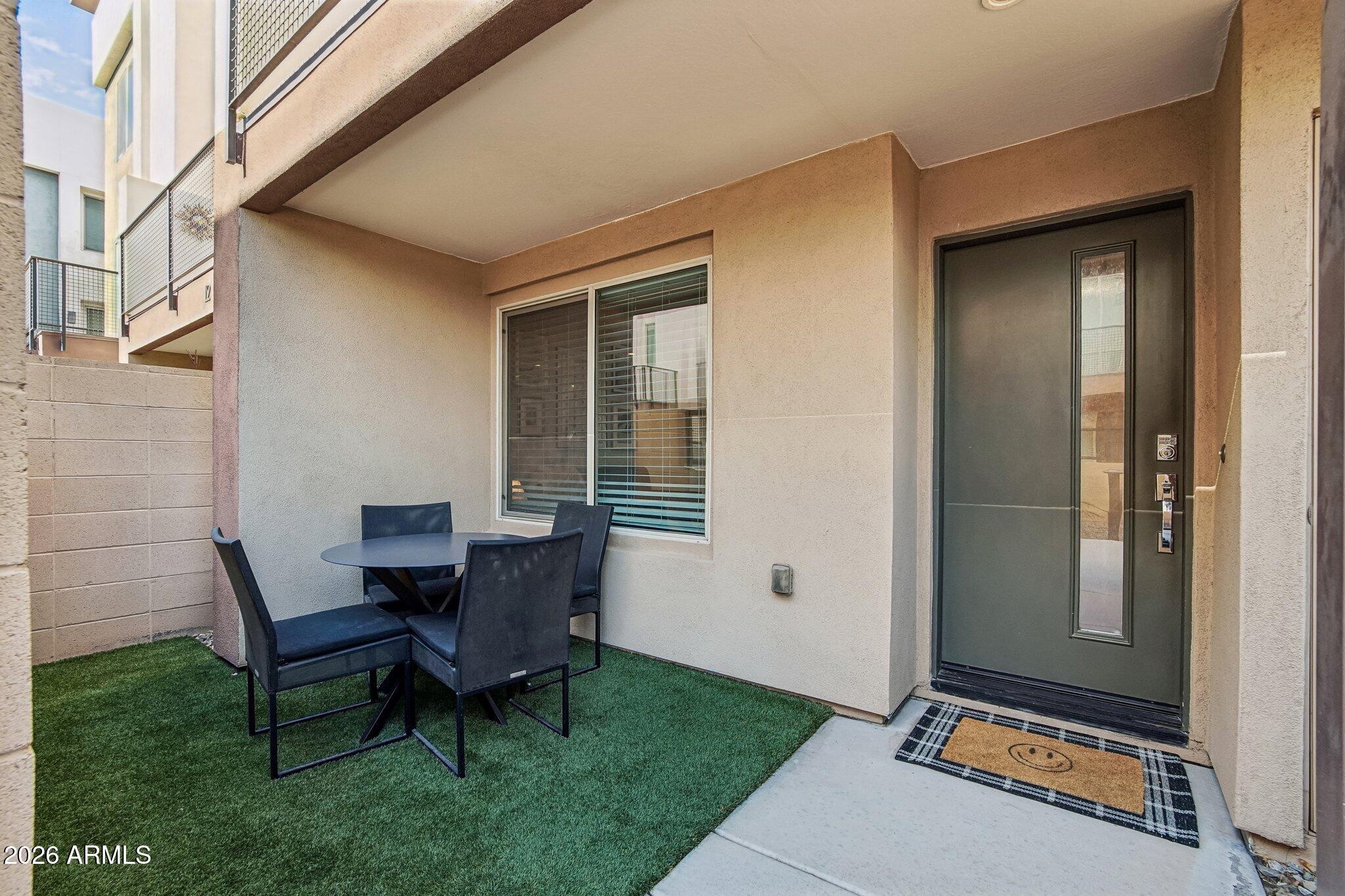 CENTER 8 TOWNHOMES - Residential