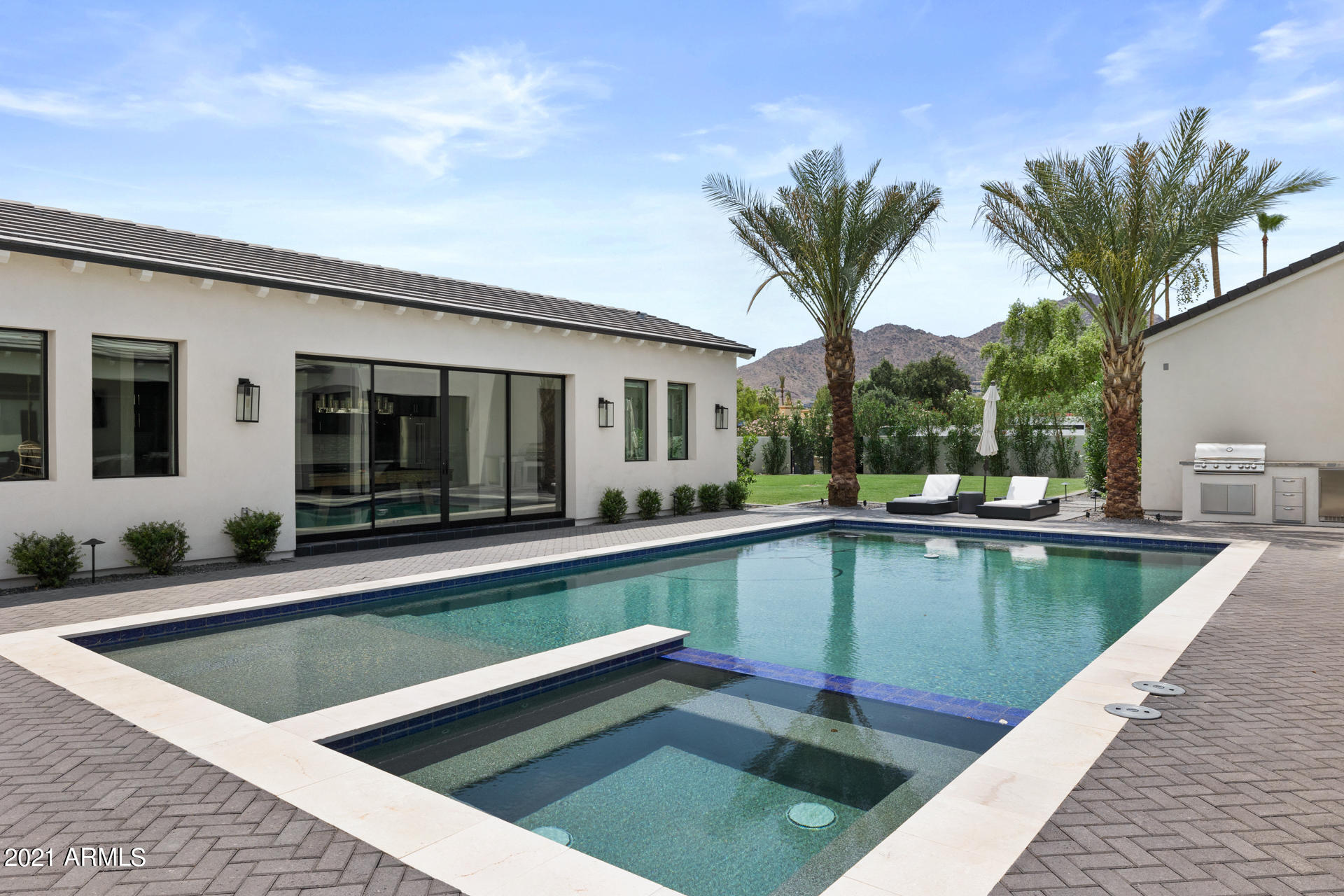 STONEVIEW - Residential
