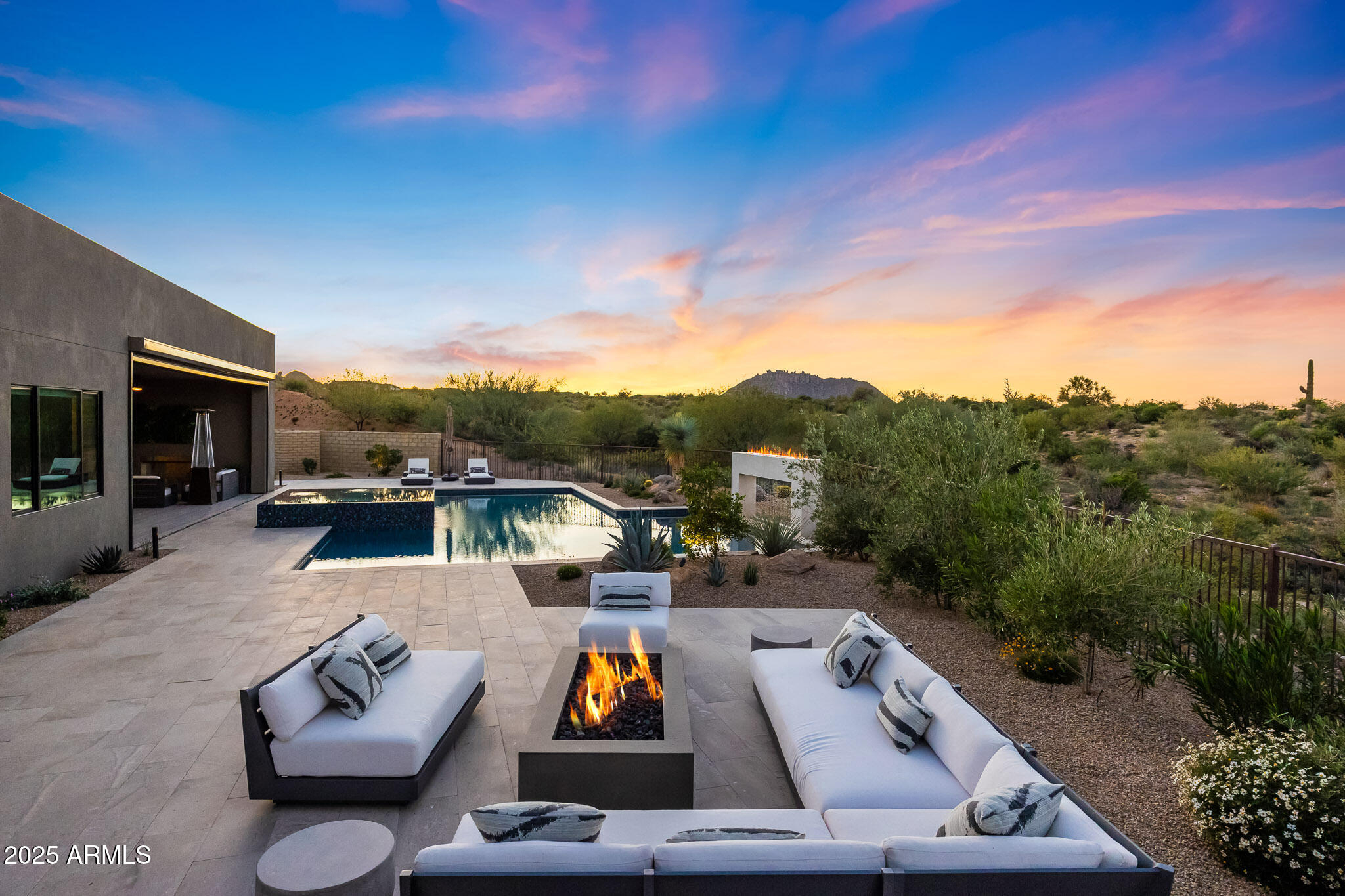 STORYROCK - Residential