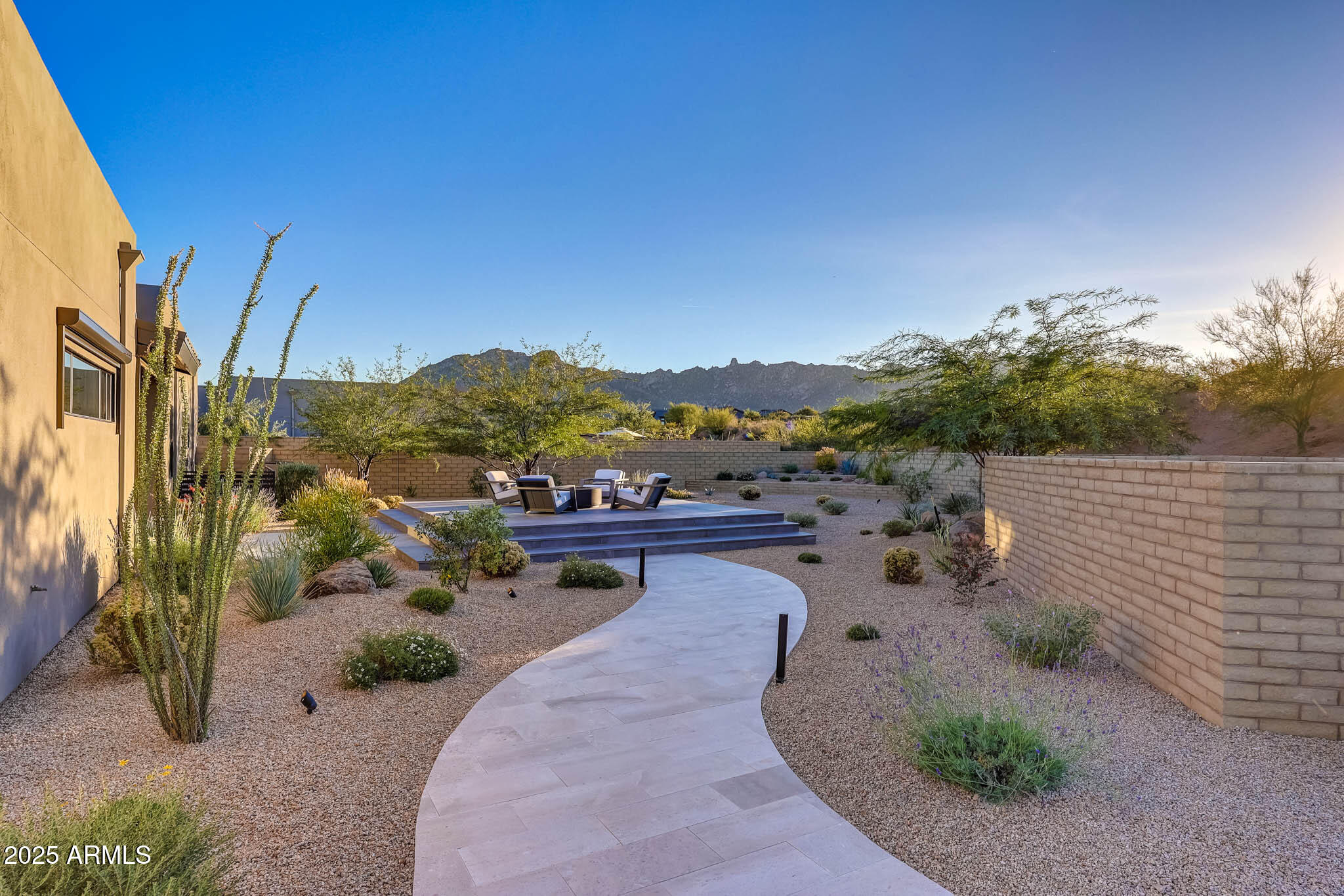 STORYROCK - Residential