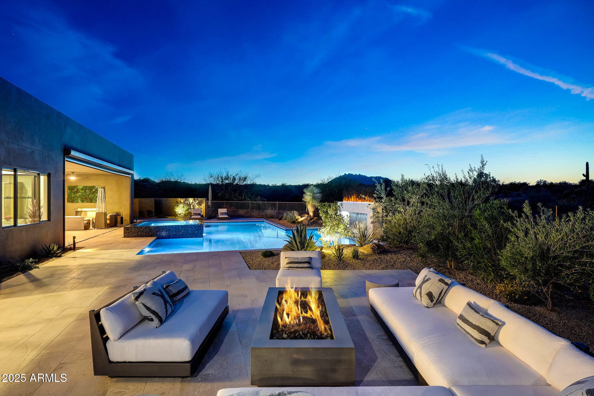STORYROCK - Residential