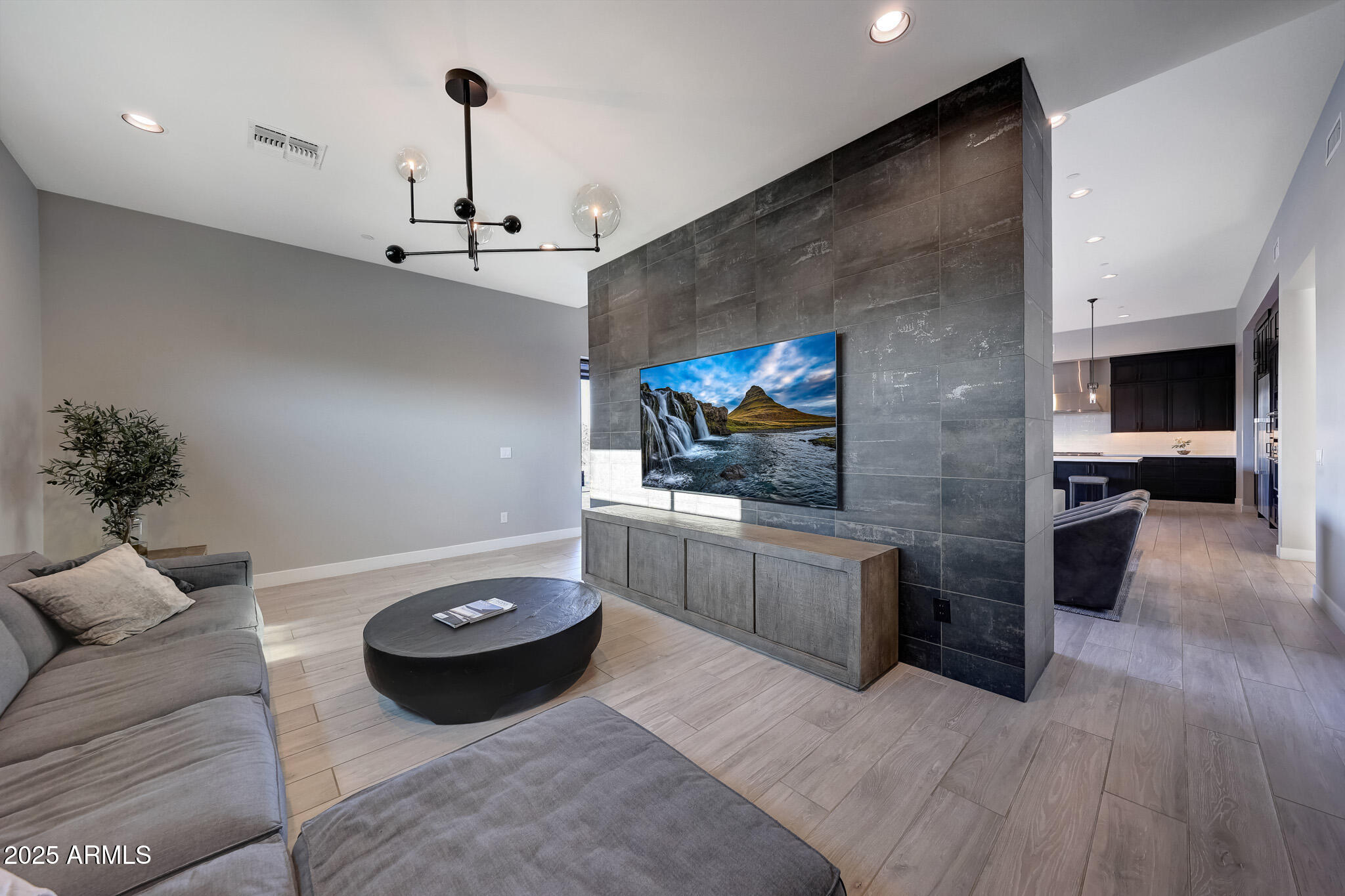 STORYROCK - Residential