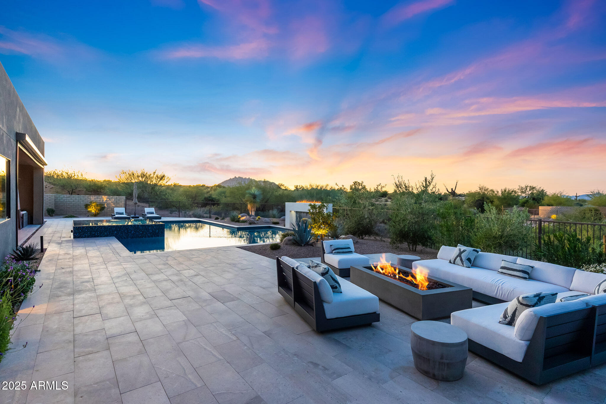 STORYROCK - Residential