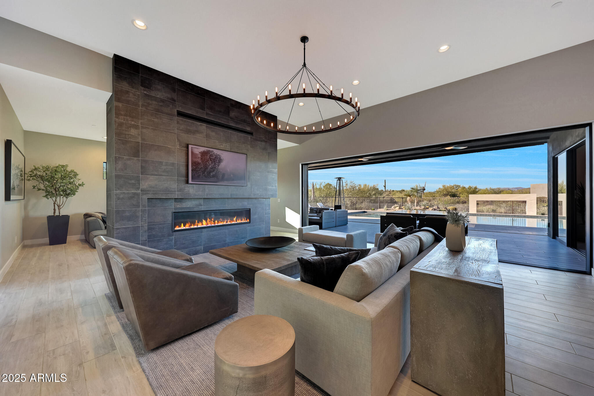 STORYROCK - Residential
