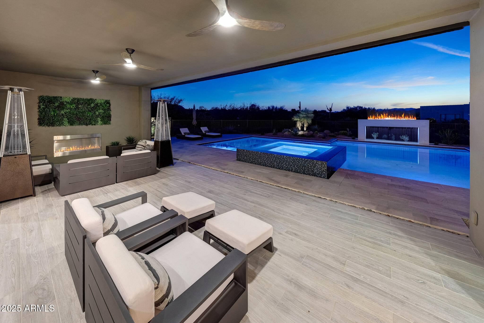 STORYROCK - Residential