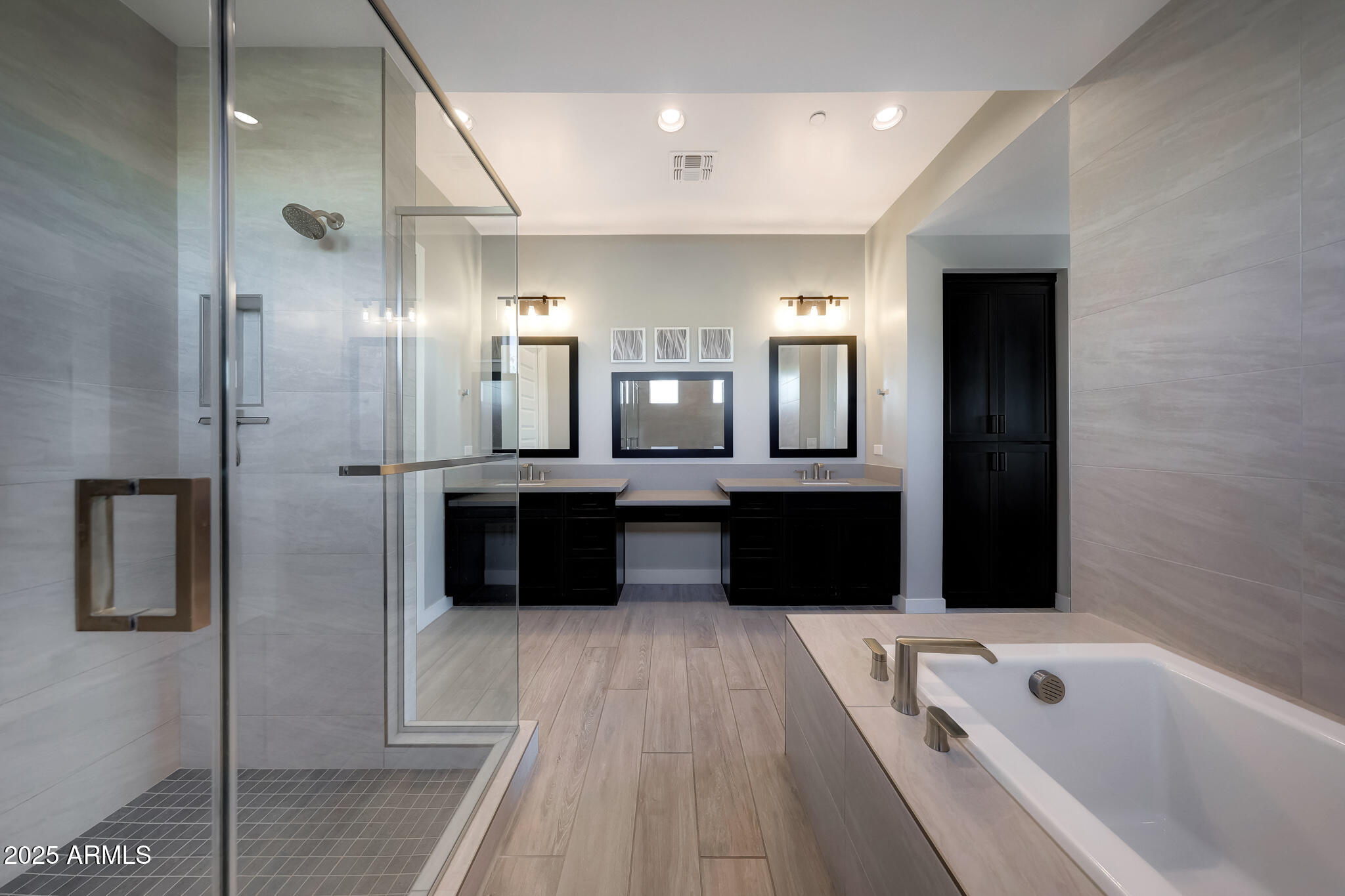 STORYROCK - Residential