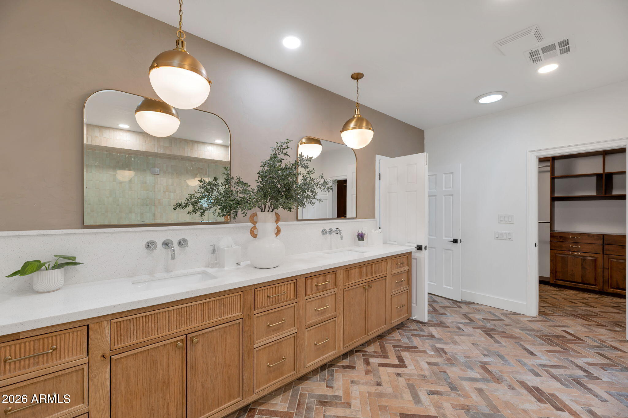 PHOENICIAN ESTATES - Residential