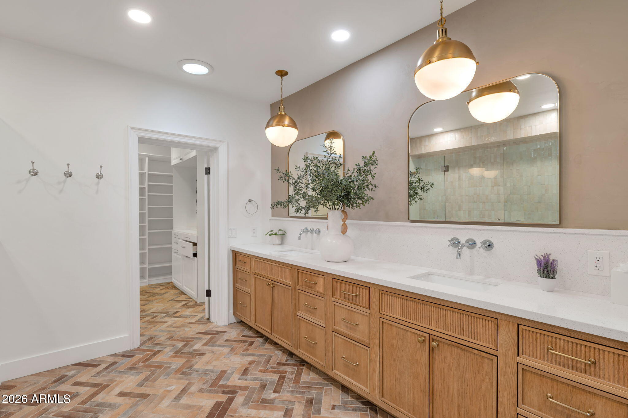 PHOENICIAN ESTATES - Residential