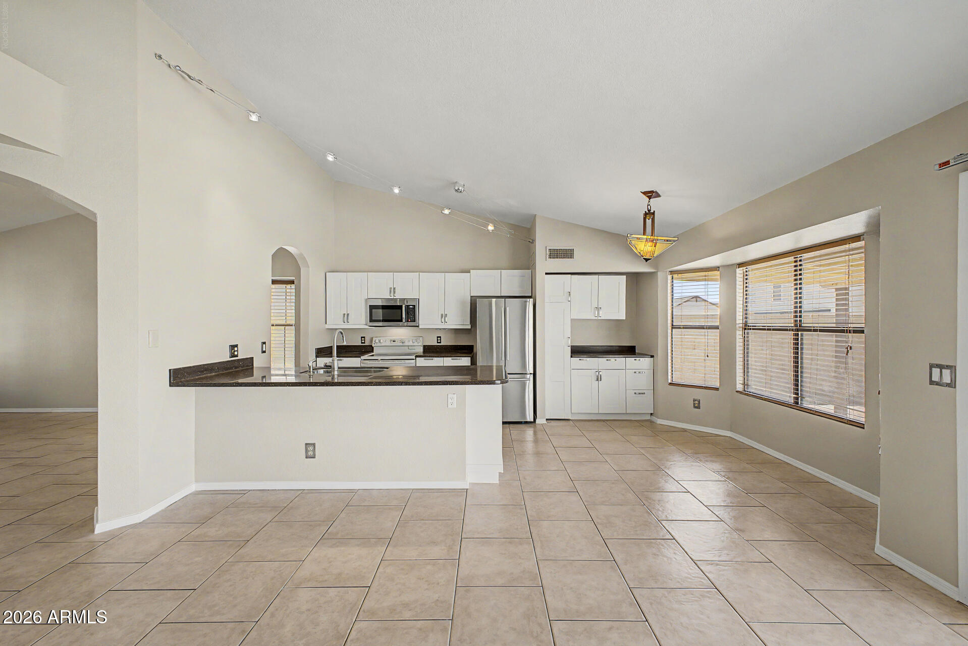OVERLAND TRAIL 5 - Residential