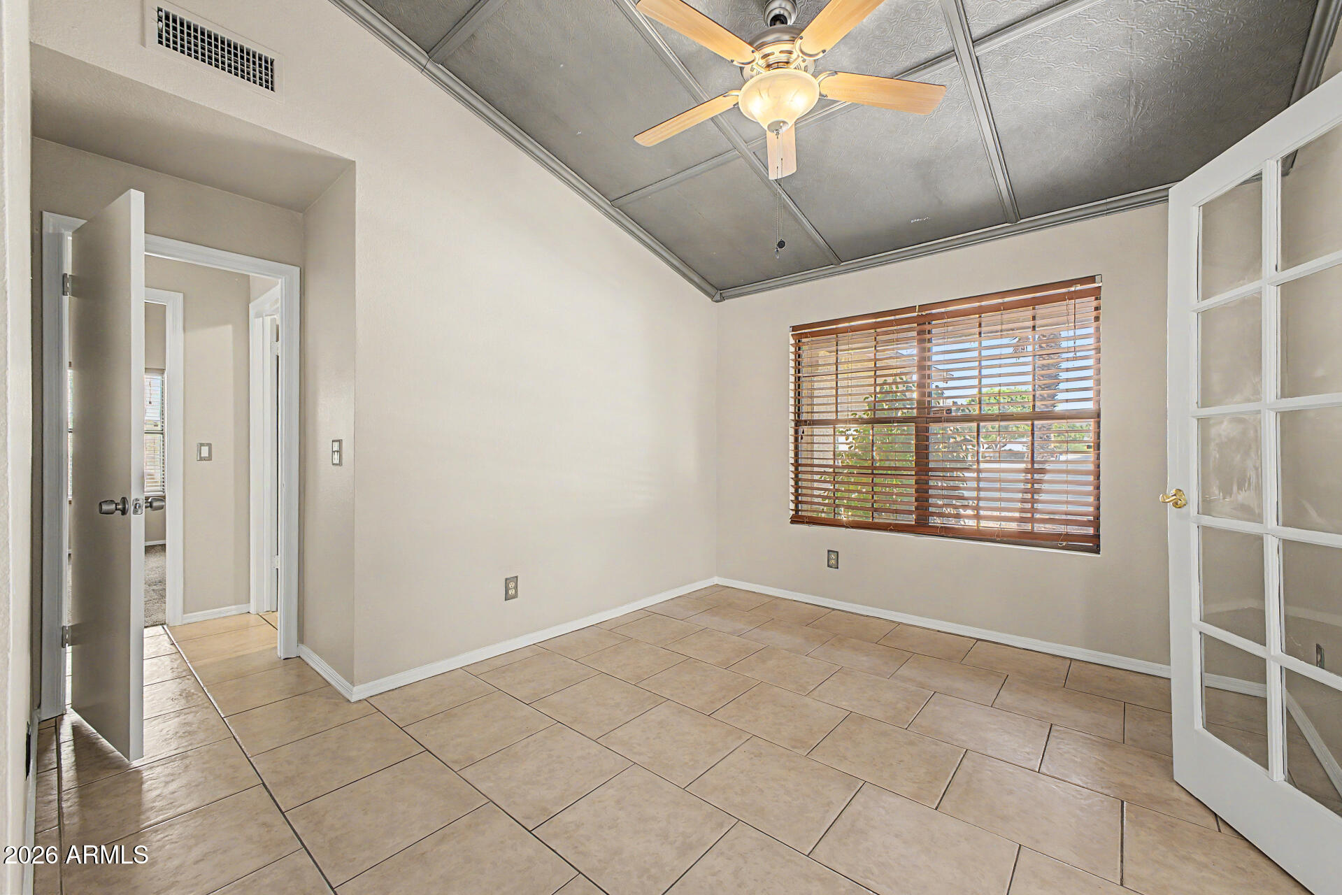 OVERLAND TRAIL 5 - Residential