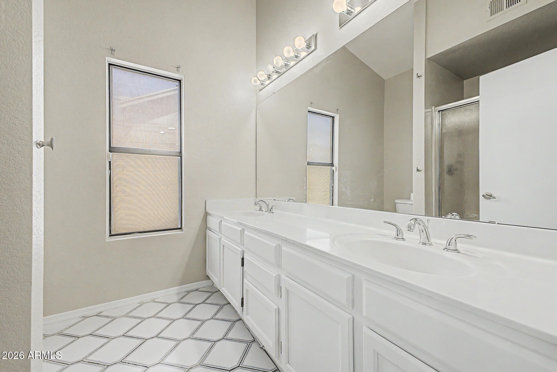 OVERLAND TRAIL 5 - Residential