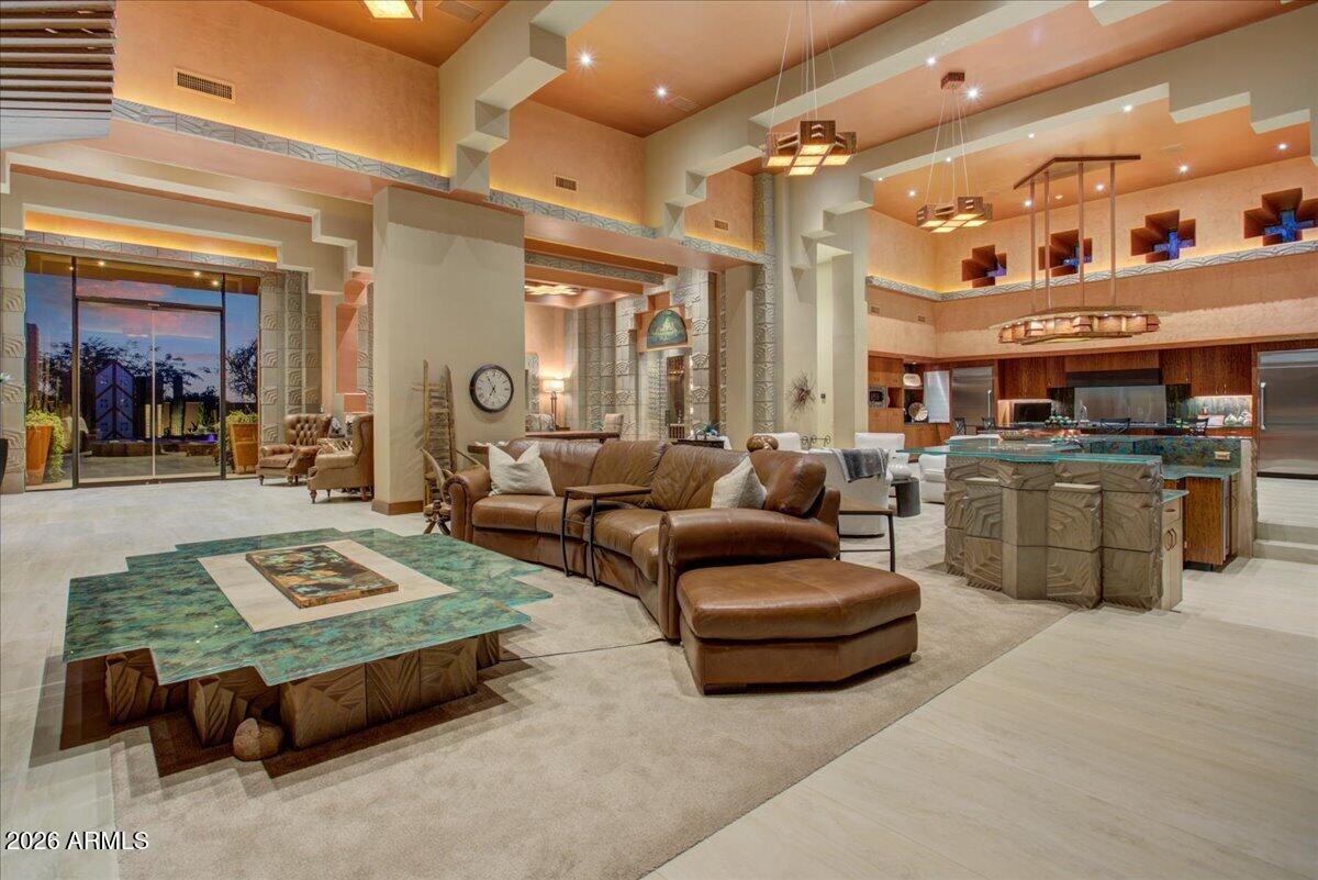 SUPERSTITION MOUNTAIN - Residential