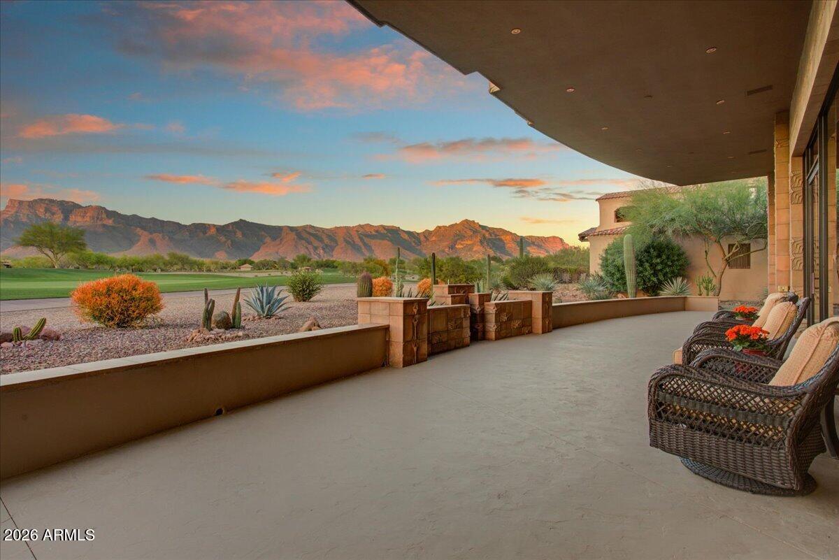 SUPERSTITION MOUNTAIN - Residential