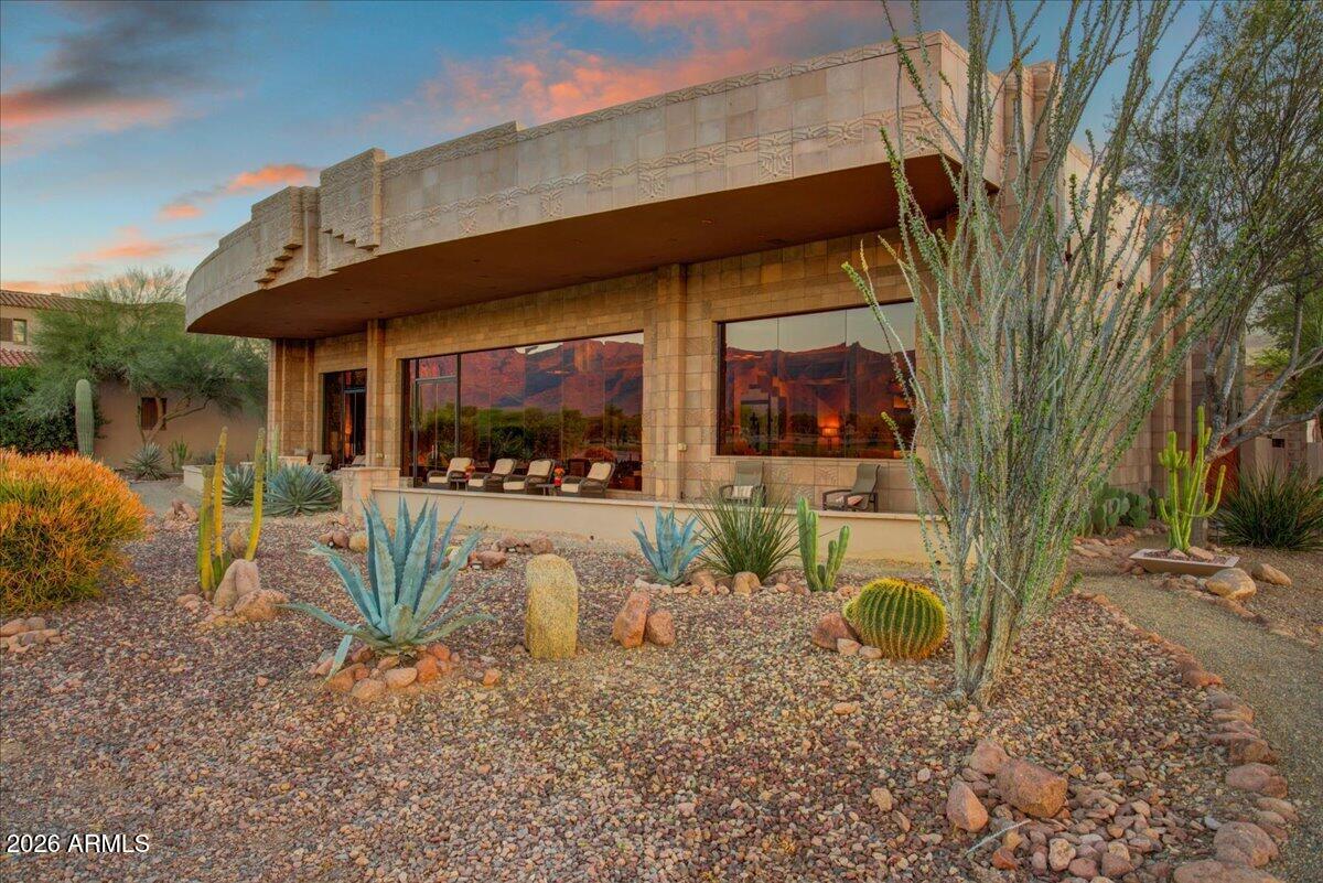 SUPERSTITION MOUNTAIN - Residential