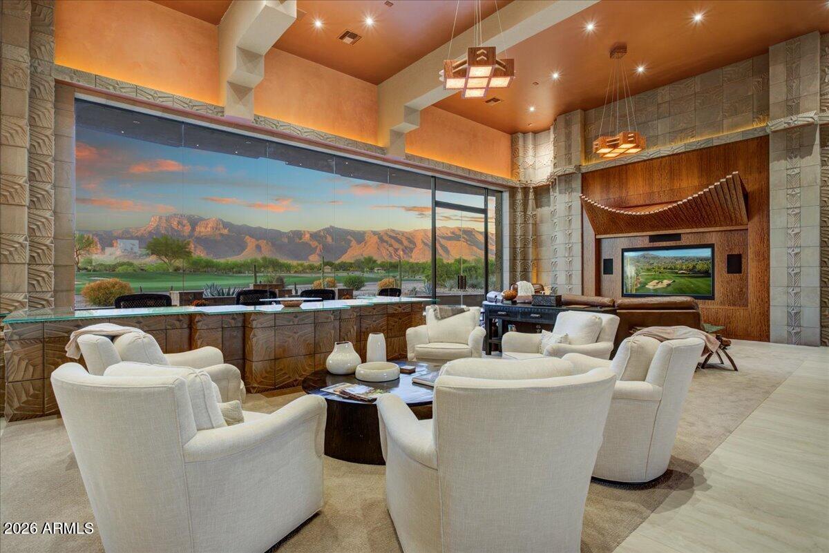 SUPERSTITION MOUNTAIN - Residential