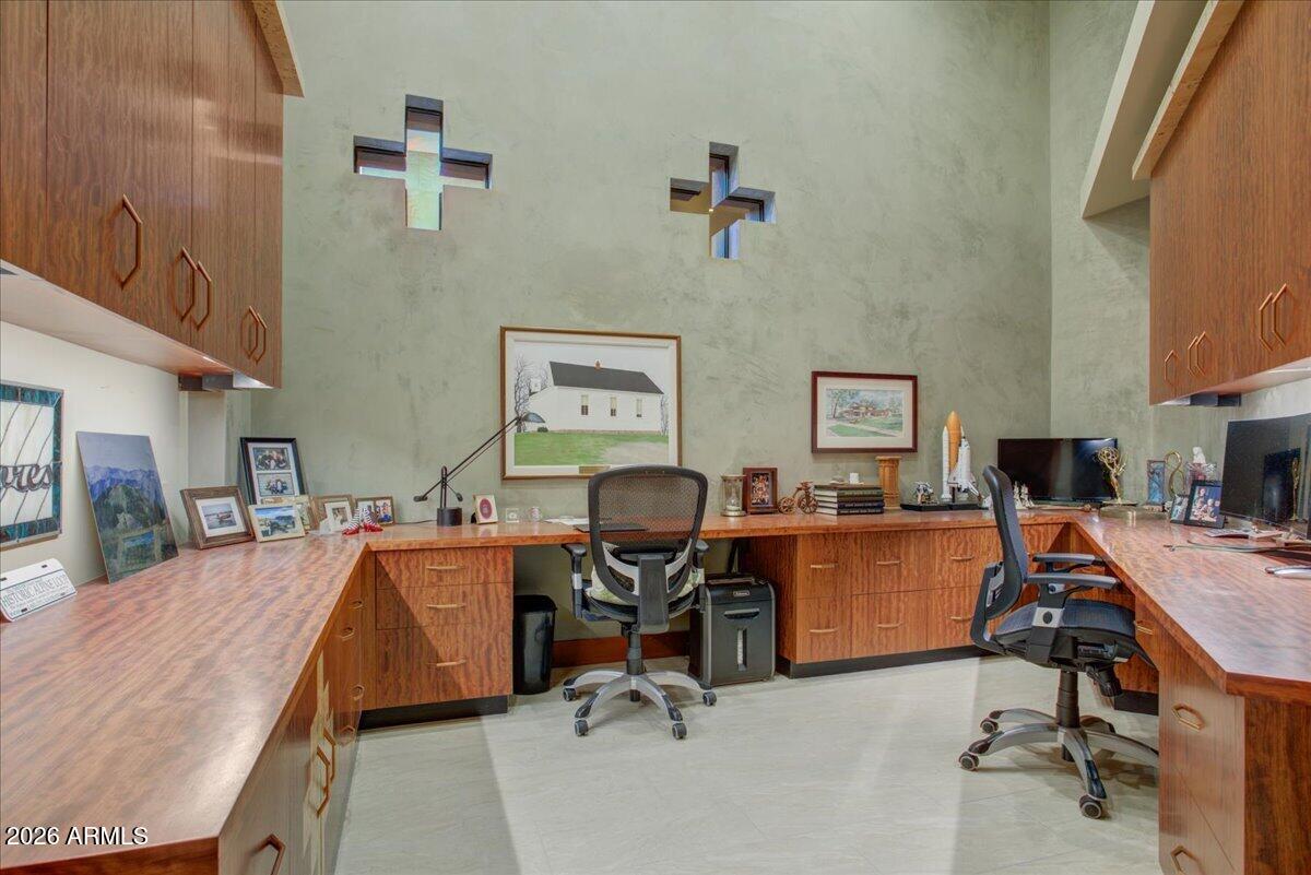 SUPERSTITION MOUNTAIN - Residential