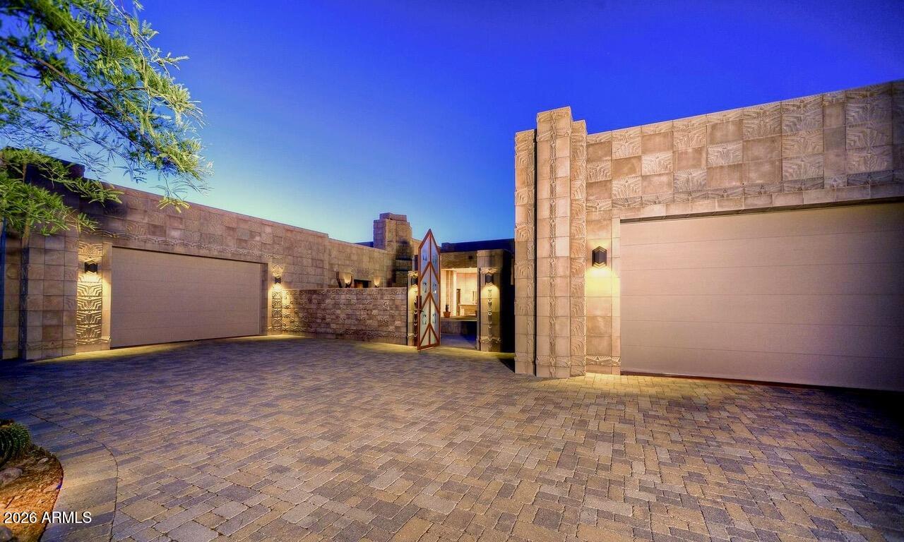 SUPERSTITION MOUNTAIN - Residential