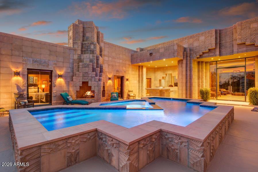 SUPERSTITION MOUNTAIN - Residential