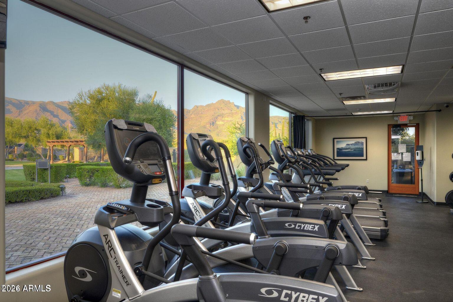 SUPERSTITION MOUNTAIN - Residential