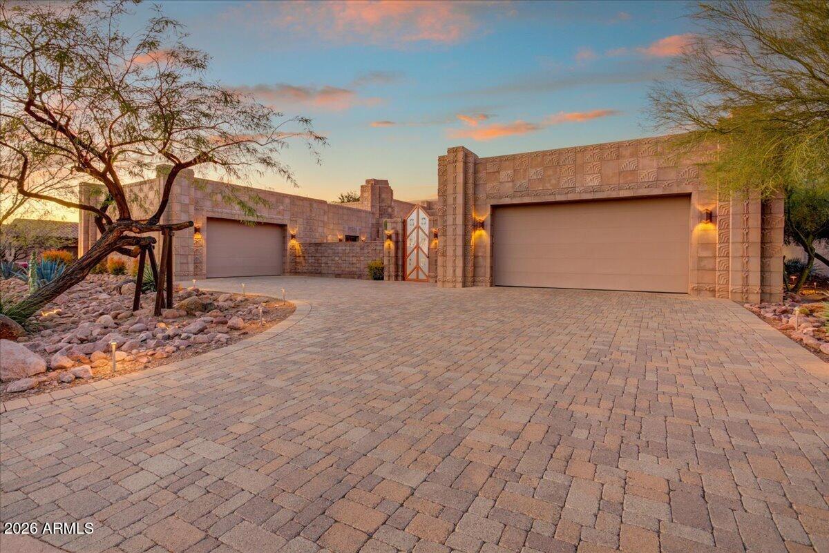 SUPERSTITION MOUNTAIN - Residential