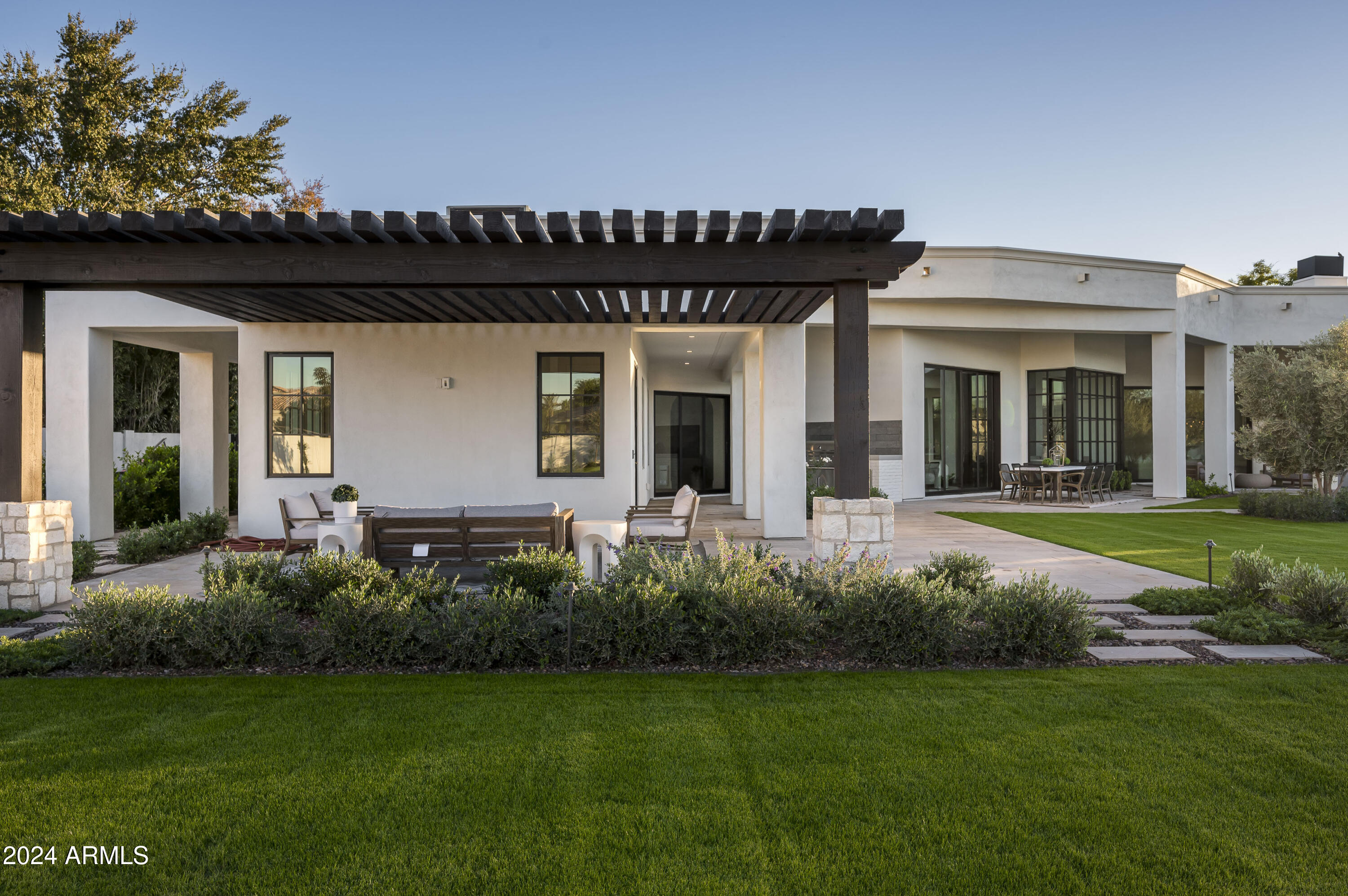 RANCHO SUNNY VALE - Residential