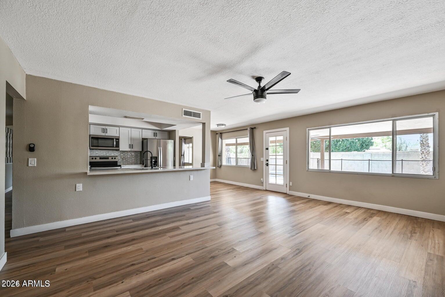 TEMPE ROYAL PALMS UNIT 13 - Residential Lease