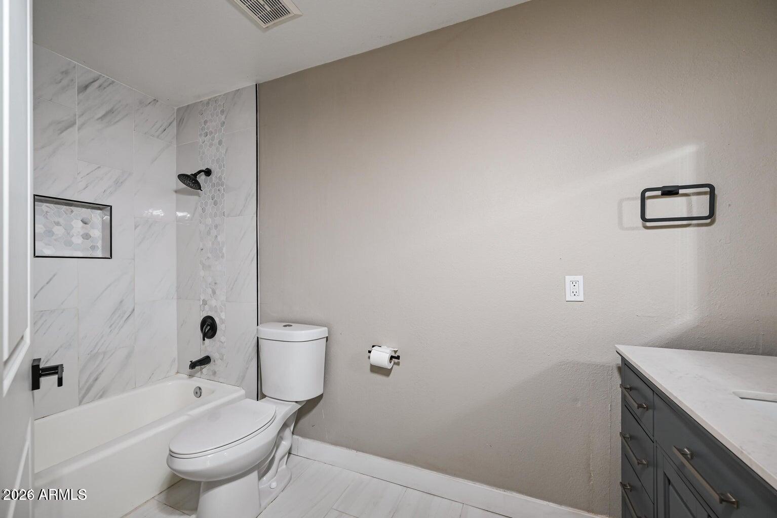 TEMPE ROYAL PALMS UNIT 13 - Residential Lease