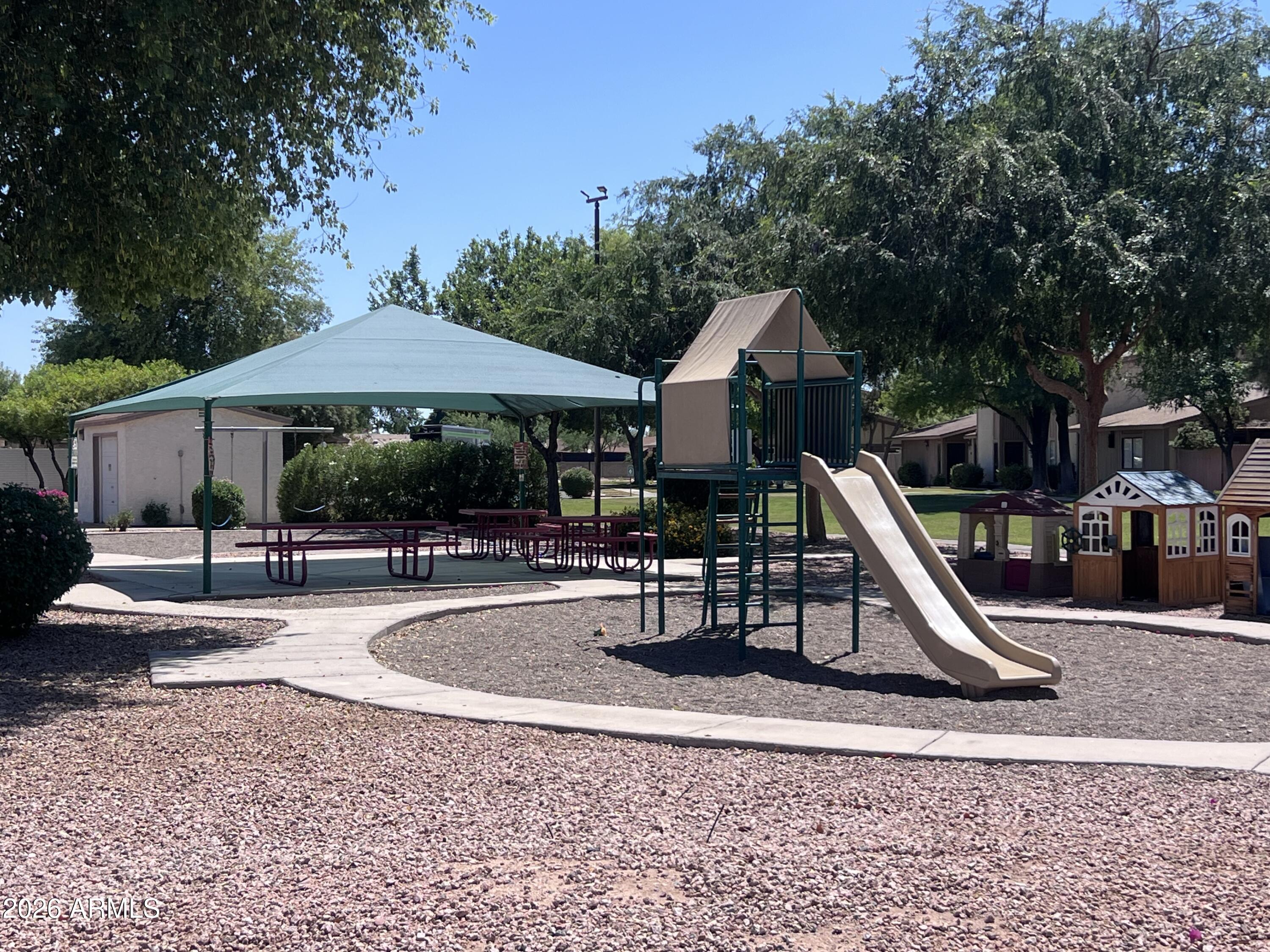 MESA THREE FOUNTAINS - Residential