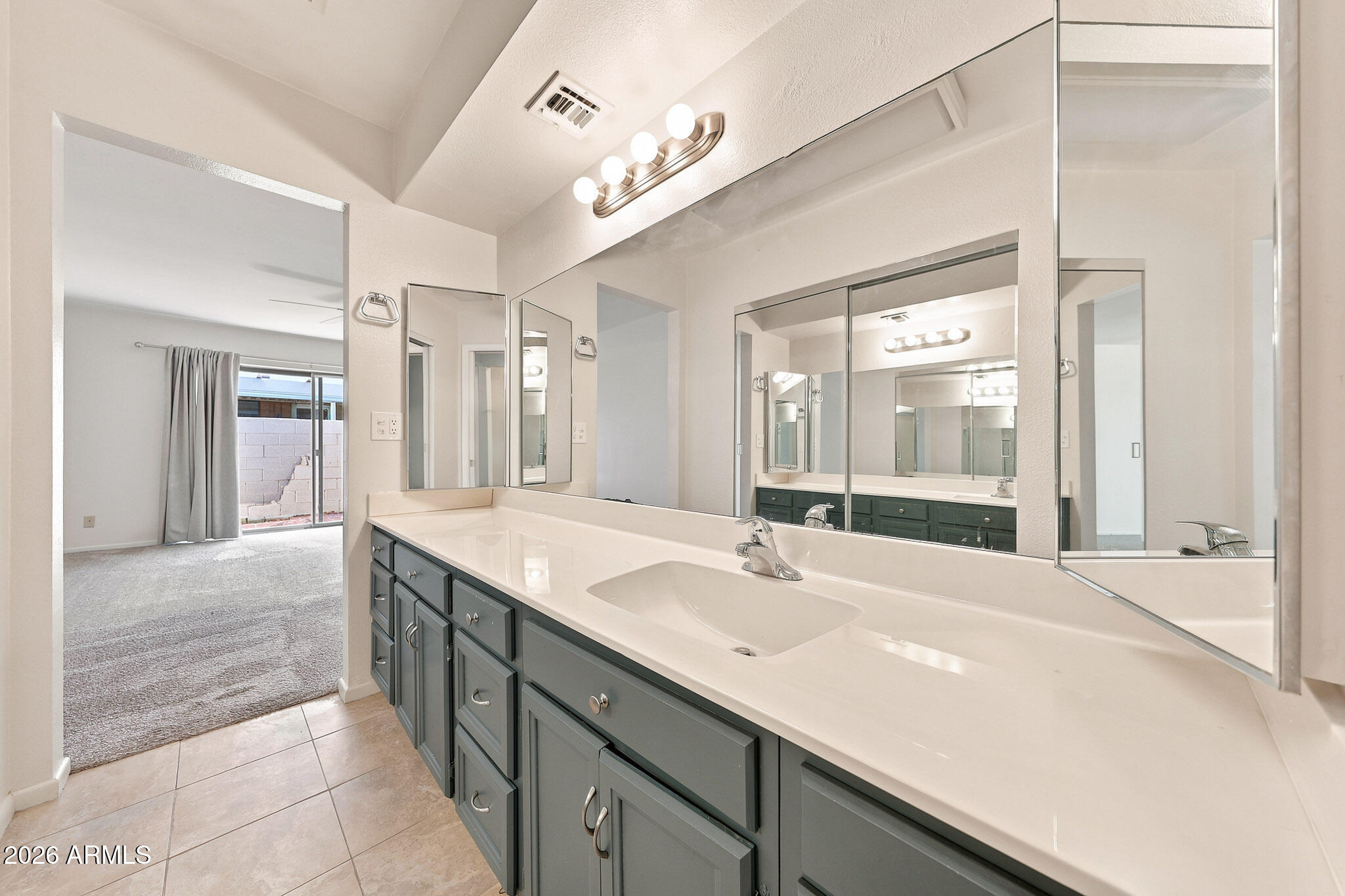 MESA THREE FOUNTAINS - Residential