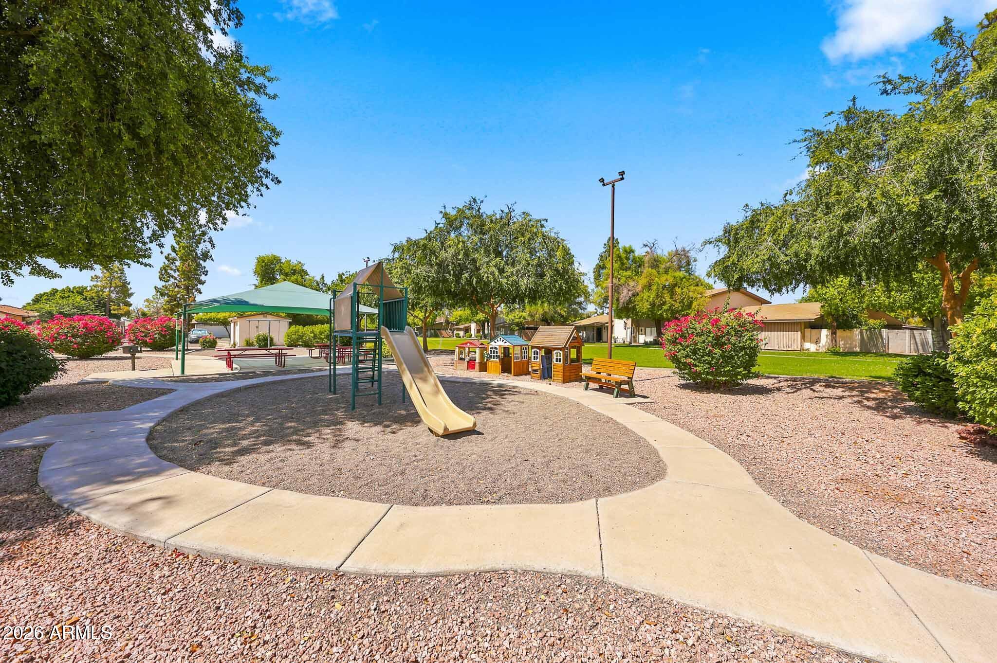 MESA THREE FOUNTAINS - Residential