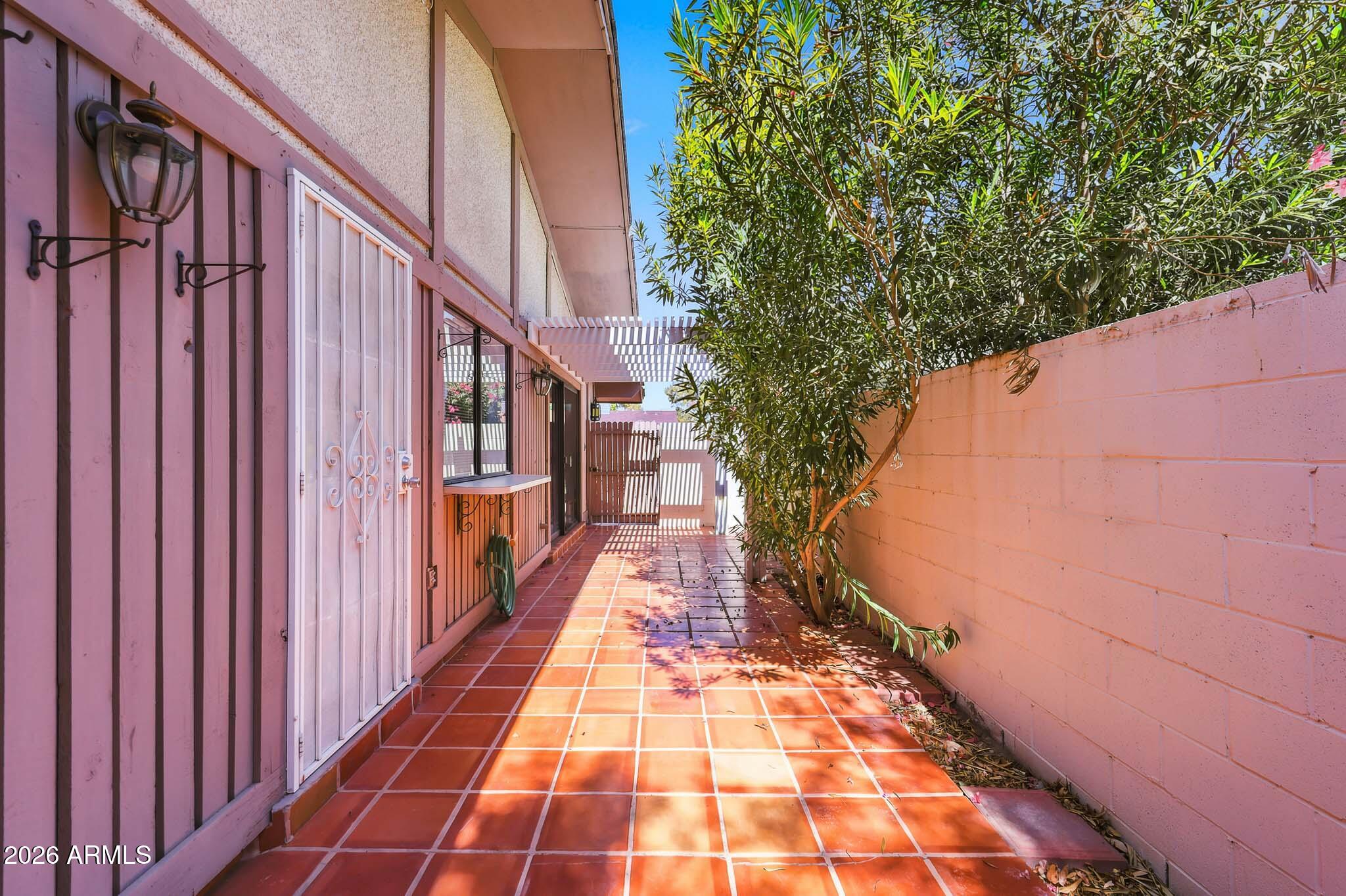 MESA THREE FOUNTAINS - Residential