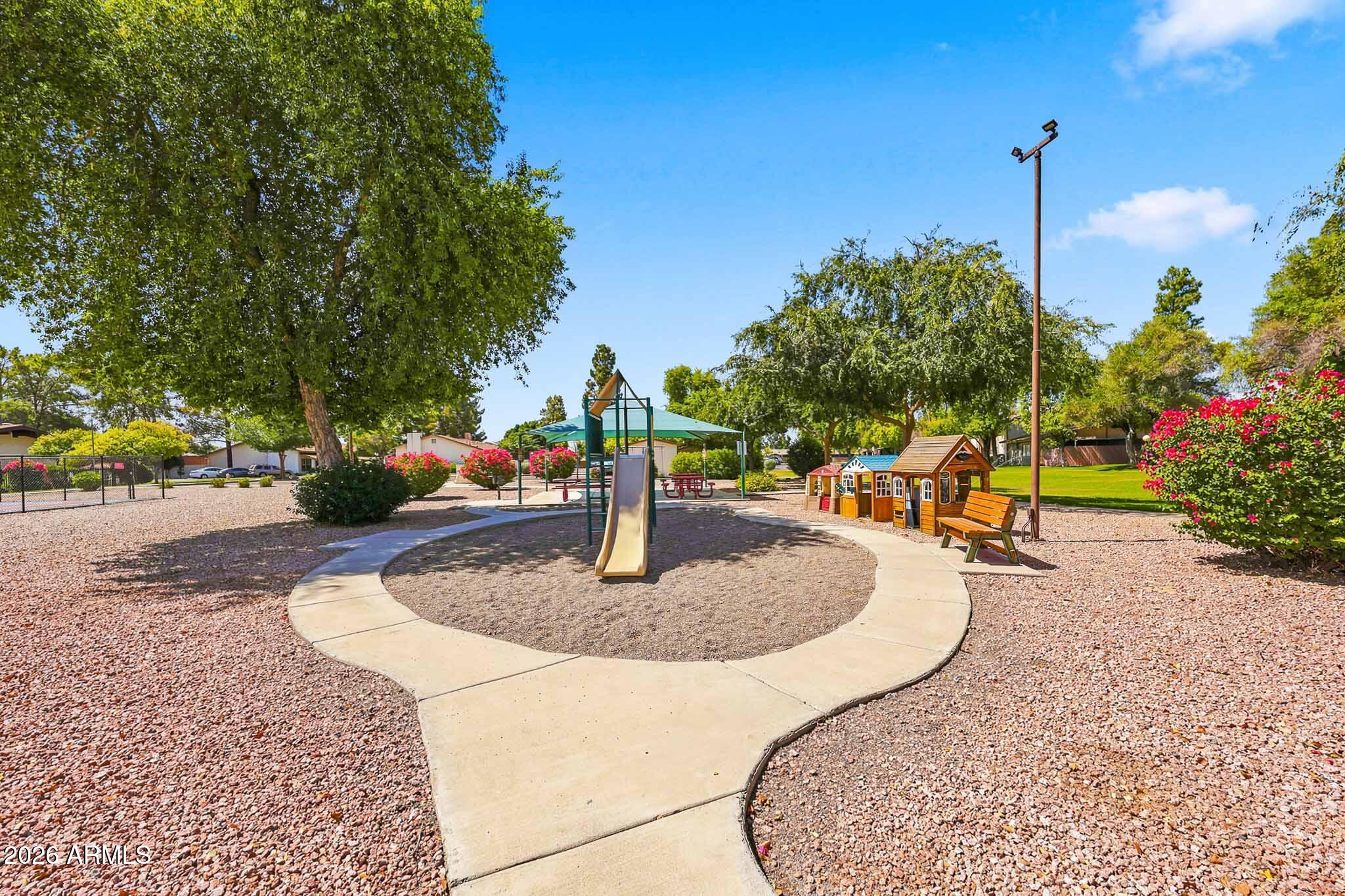 MESA THREE FOUNTAINS - Residential