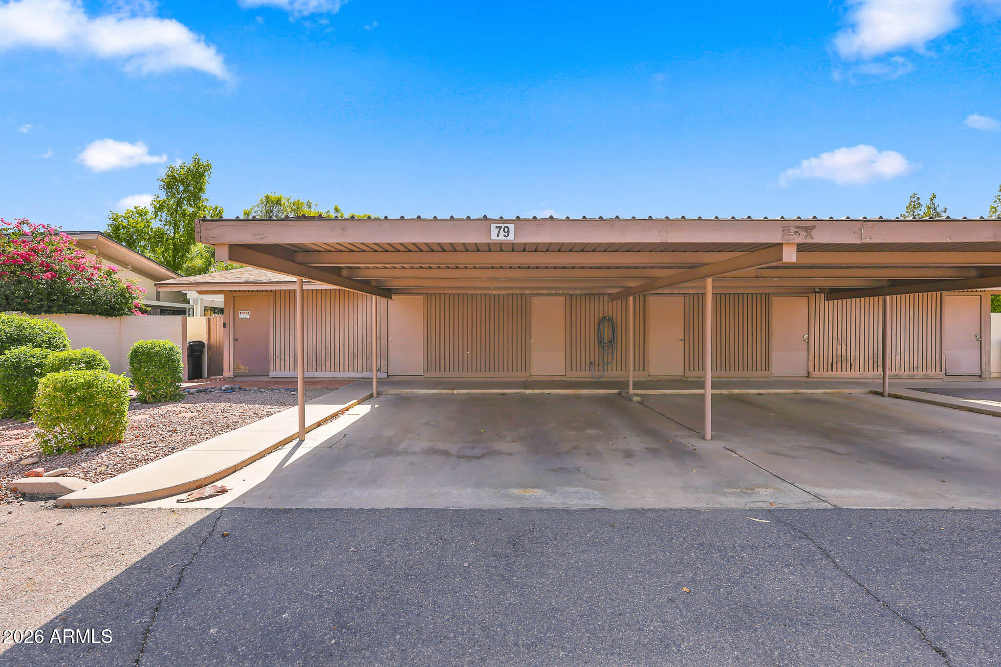MESA THREE FOUNTAINS - Residential