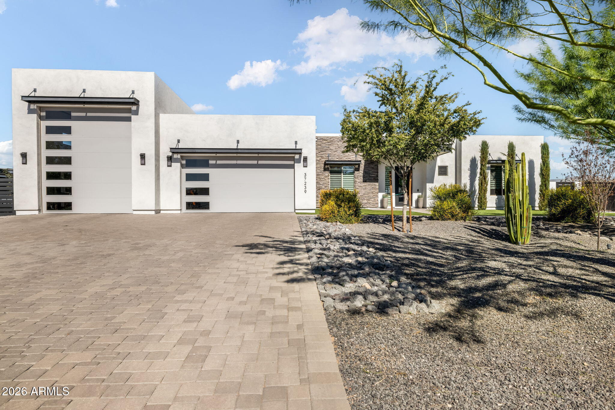 DESERT HILLS - Residential