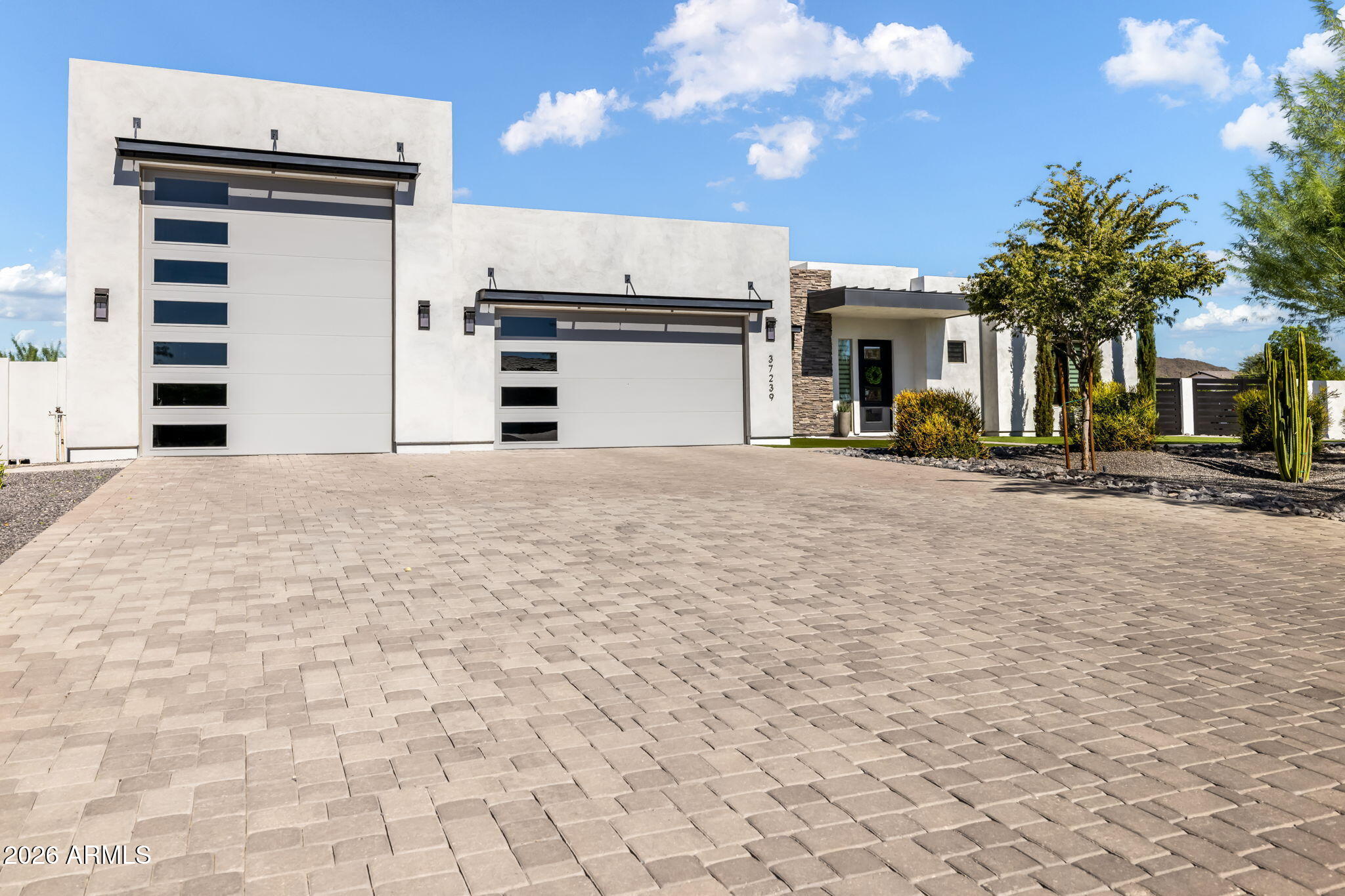DESERT HILLS - Residential