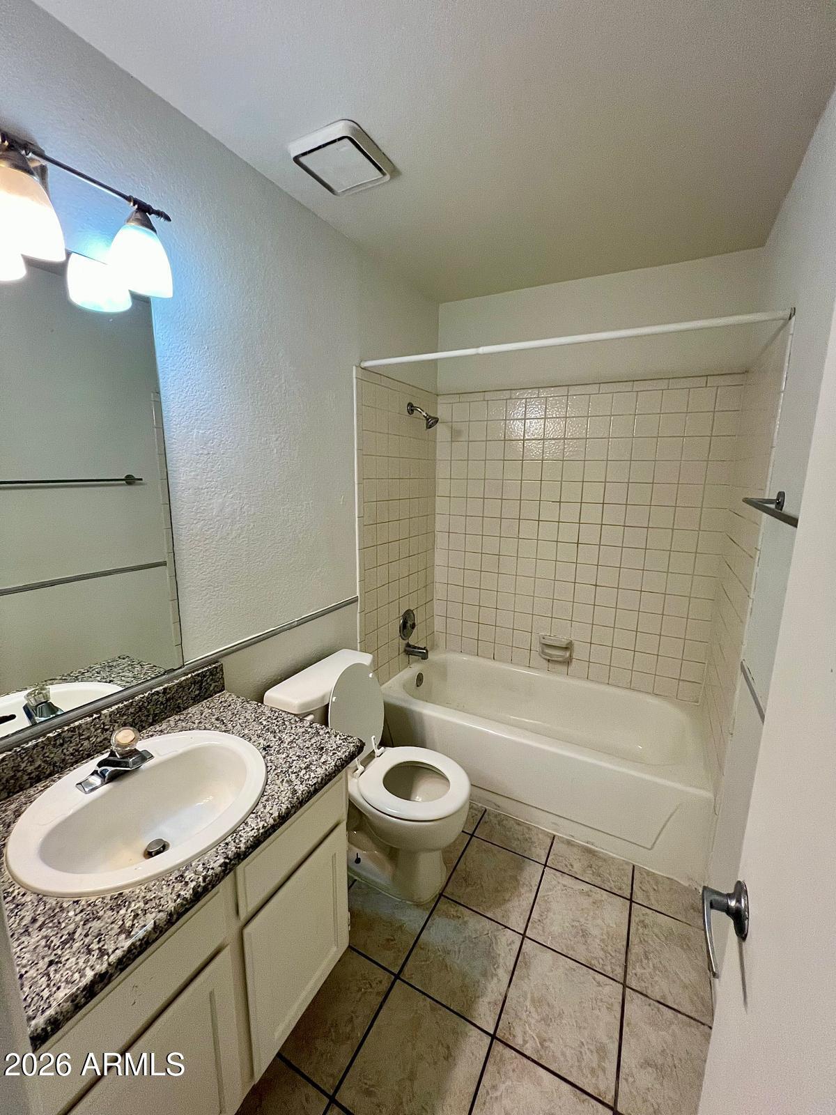 ROSE GARDEN PLACE UNIT 3 - Residential Lease