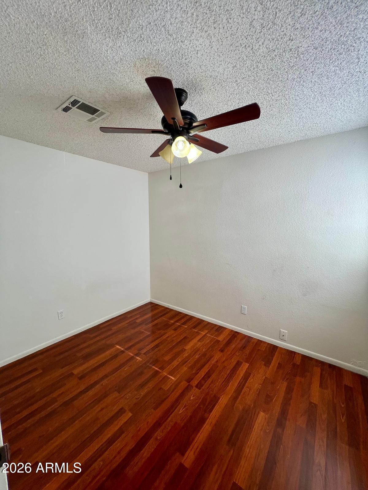 ROSE GARDEN PLACE UNIT 3 - Residential Lease