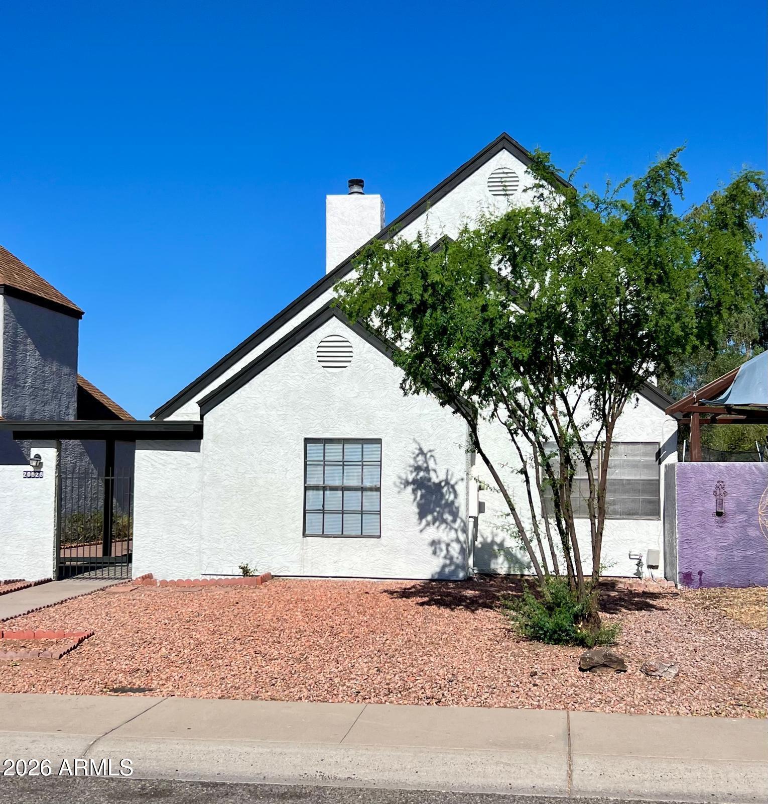 ROSE GARDEN PLACE UNIT 3 - Residential Lease