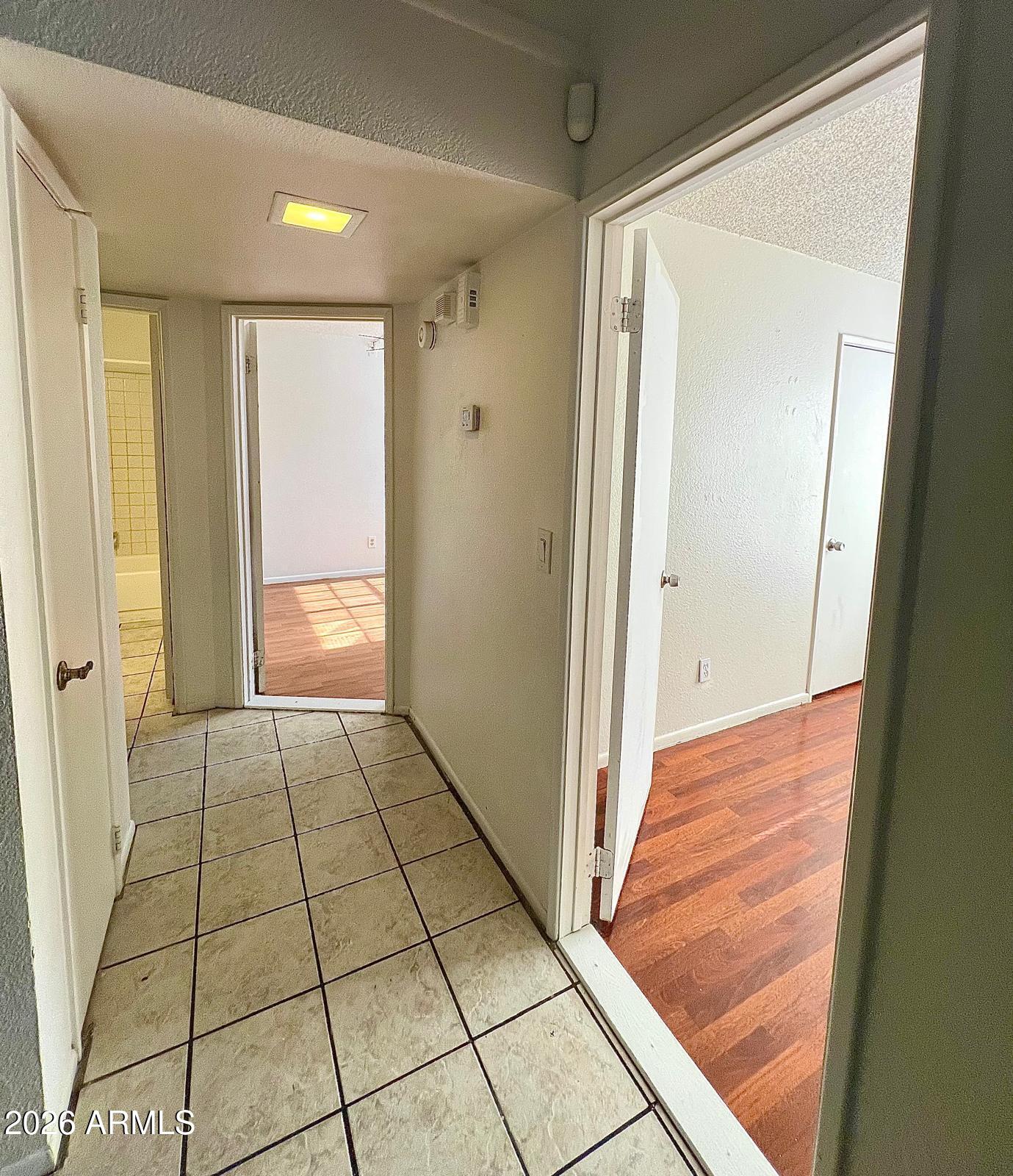 ROSE GARDEN PLACE UNIT 3 - Residential Lease