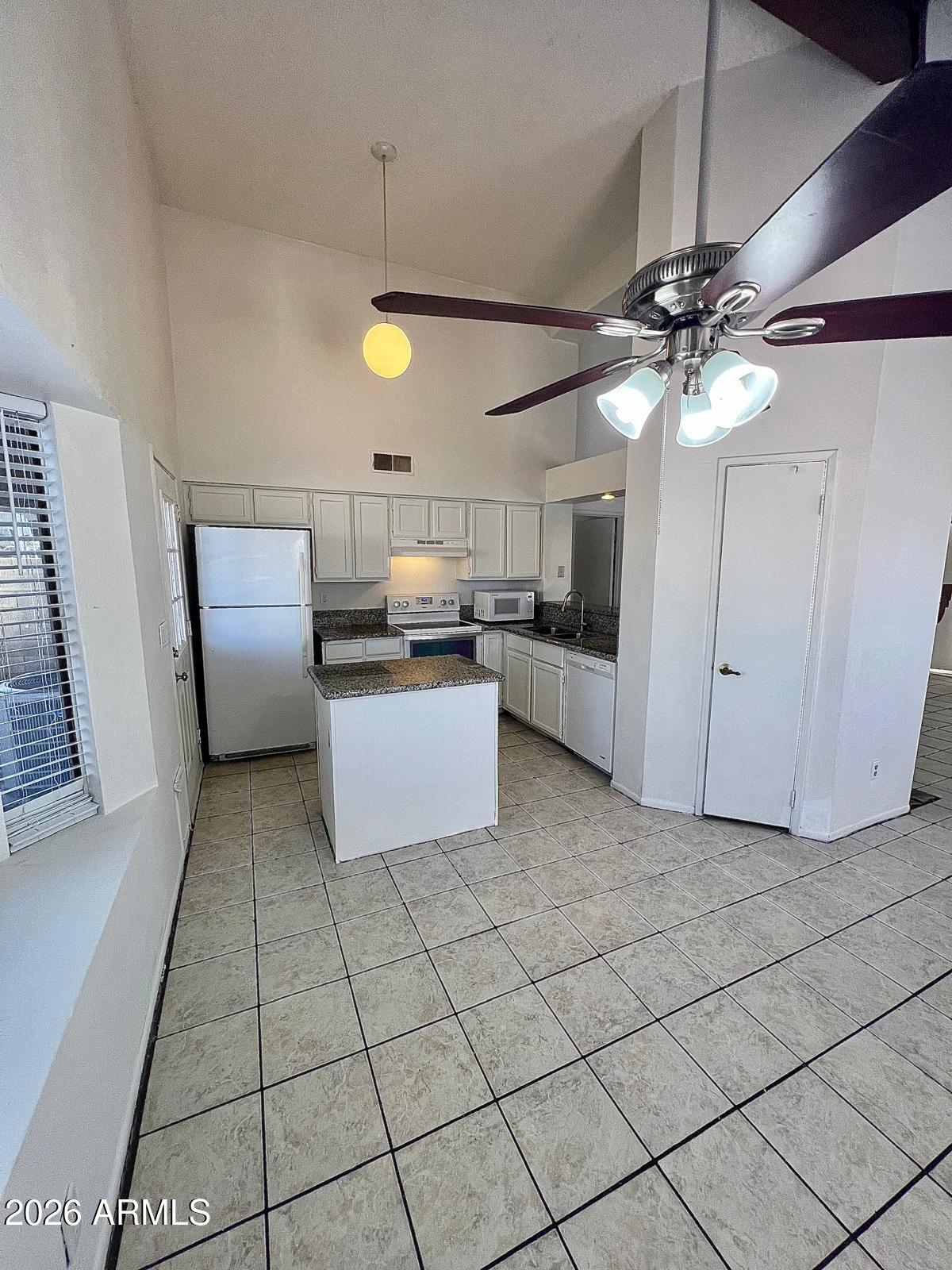 ROSE GARDEN PLACE UNIT 3 - Residential Lease