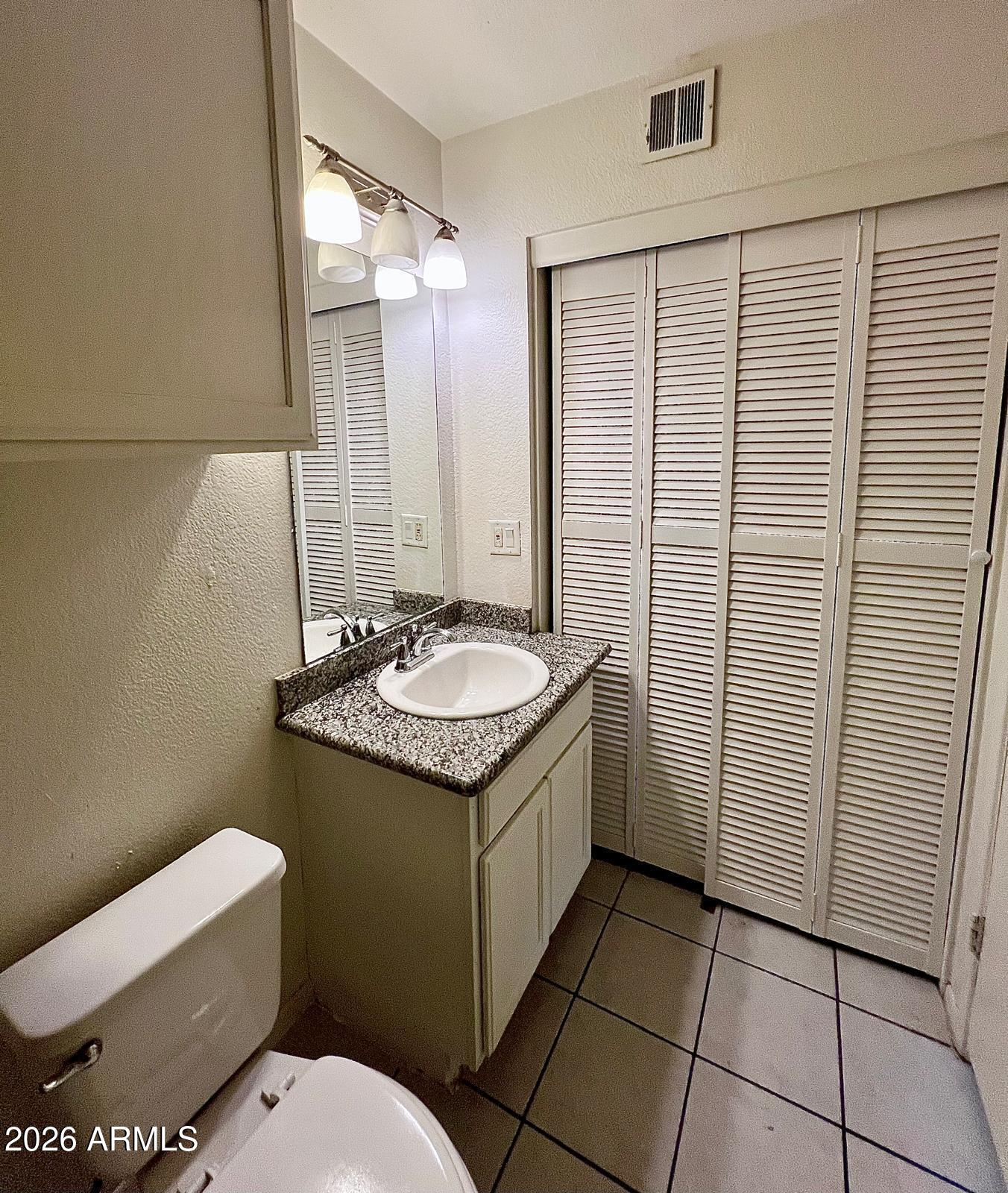 ROSE GARDEN PLACE UNIT 3 - Residential Lease