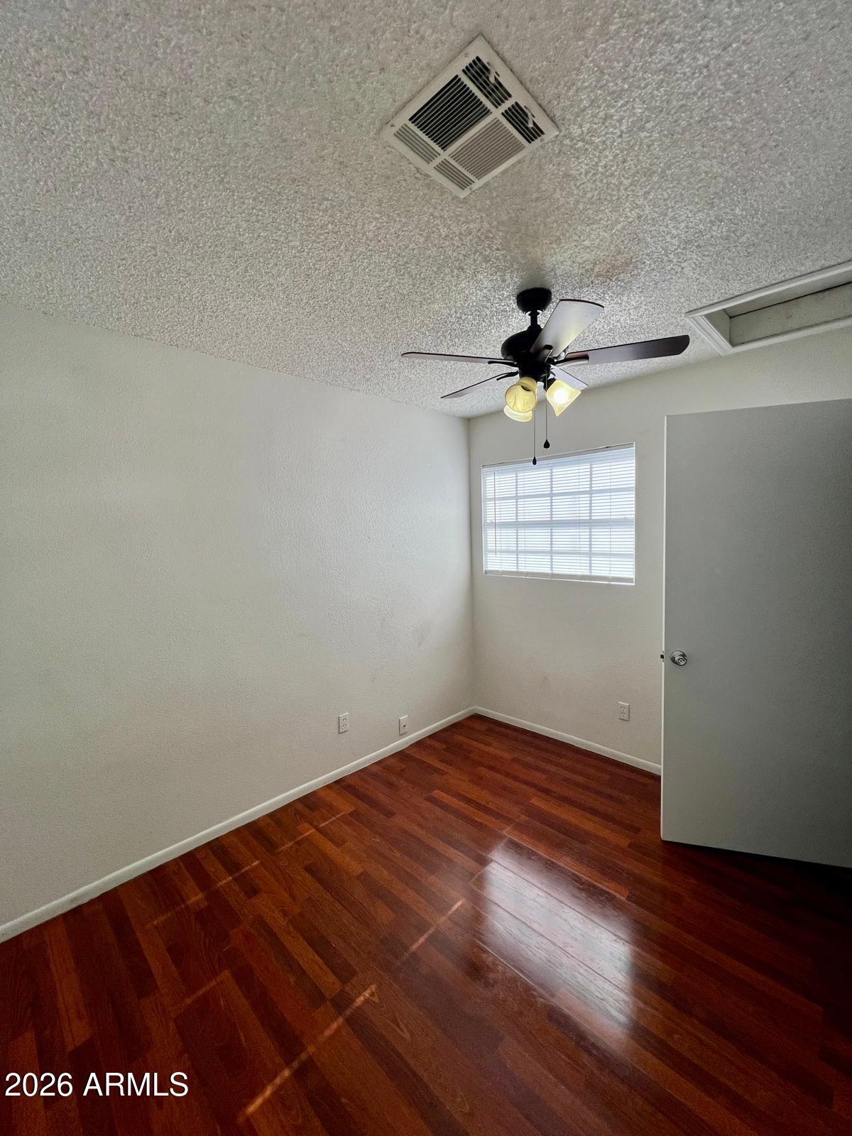 ROSE GARDEN PLACE UNIT 3 - Residential Lease
