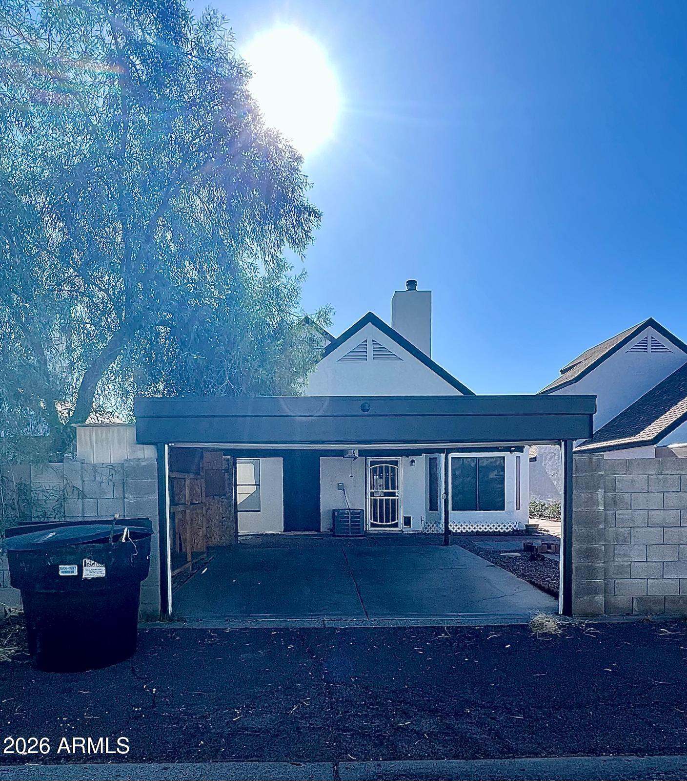 ROSE GARDEN PLACE UNIT 3 - Residential Lease