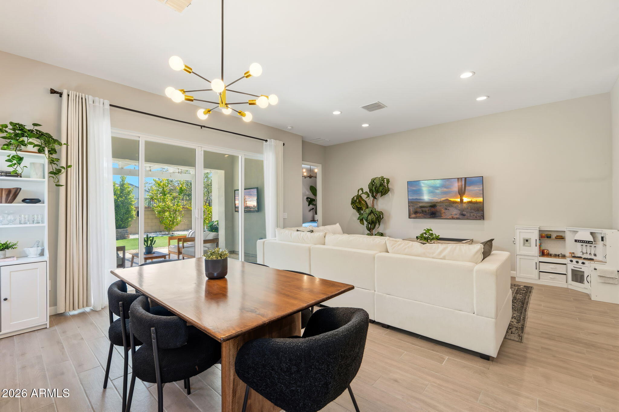 HILLSTONE SOUTH - Residential