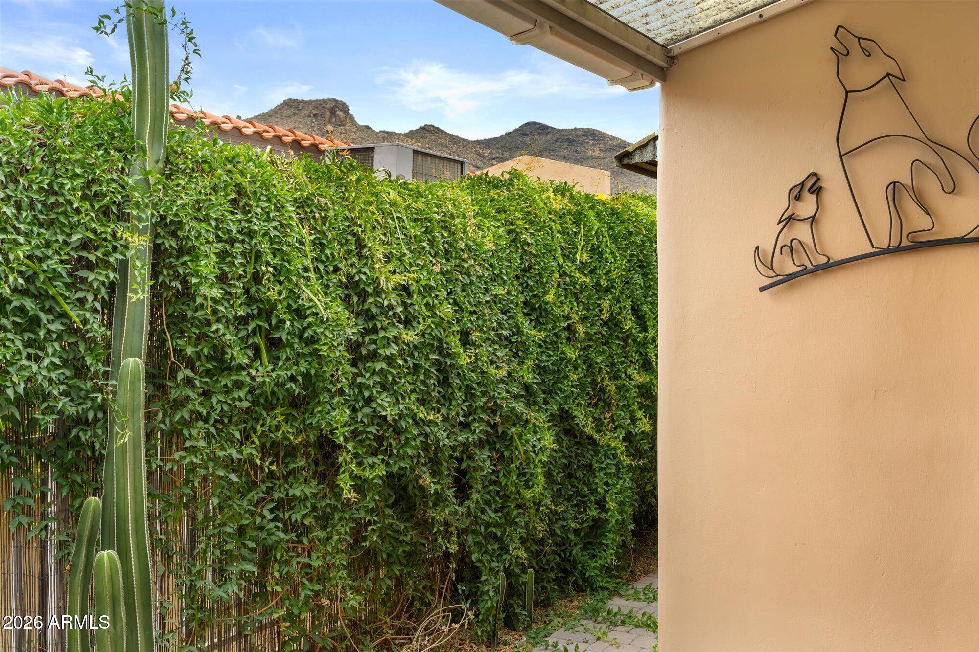 COLINA OF CAREFREE - Residential