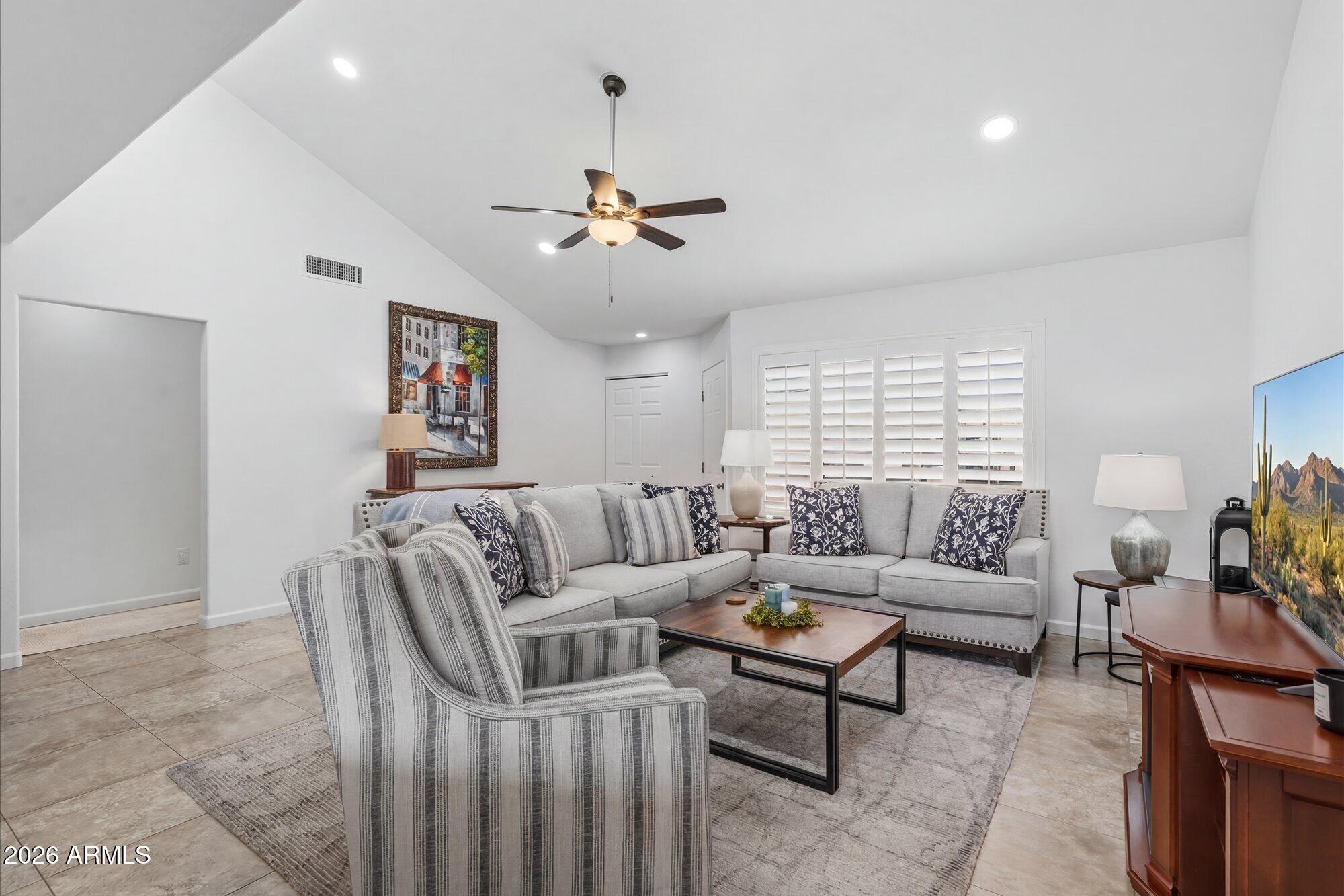COLINA OF CAREFREE - Residential