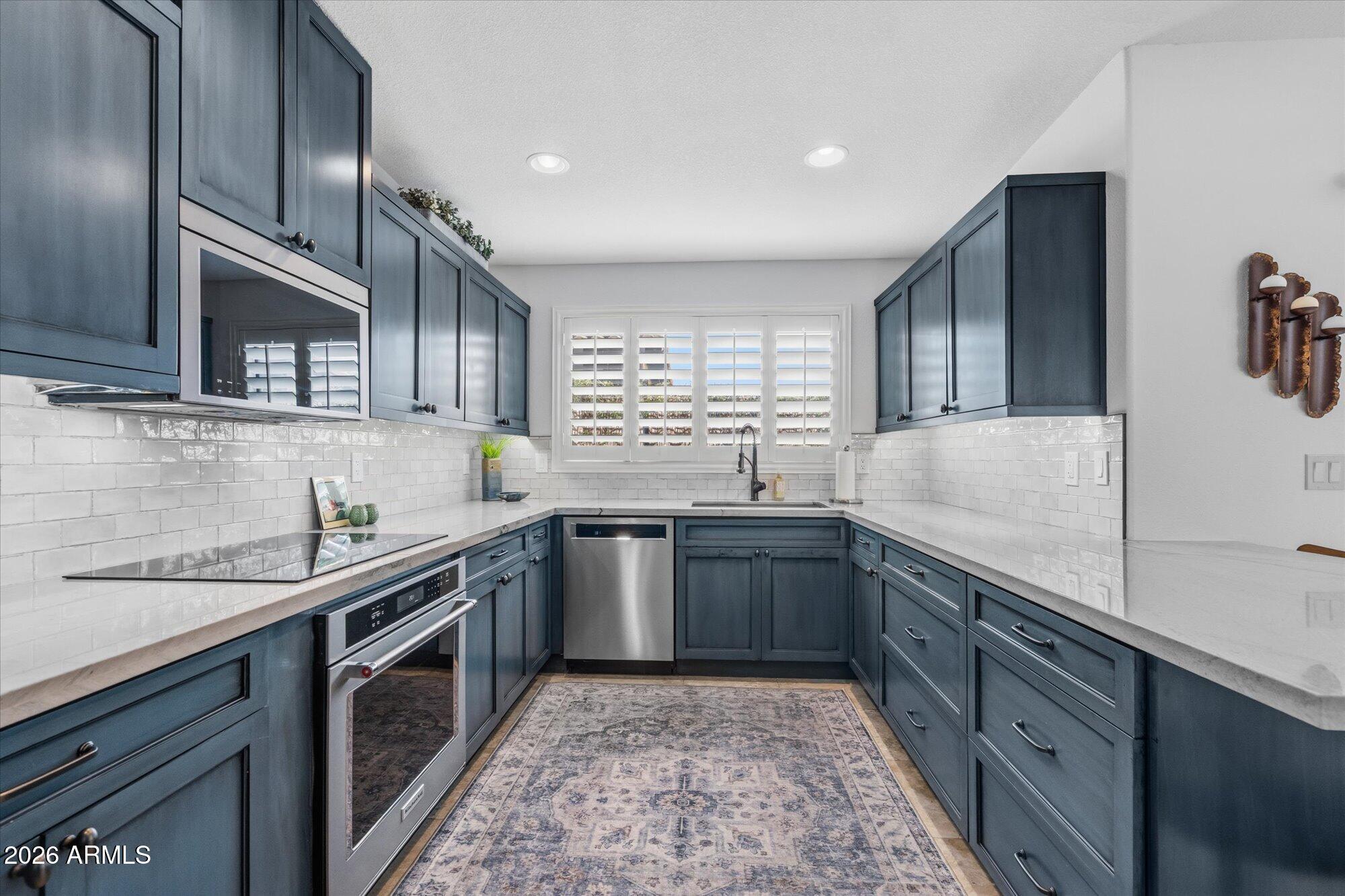 COLINA OF CAREFREE - Residential