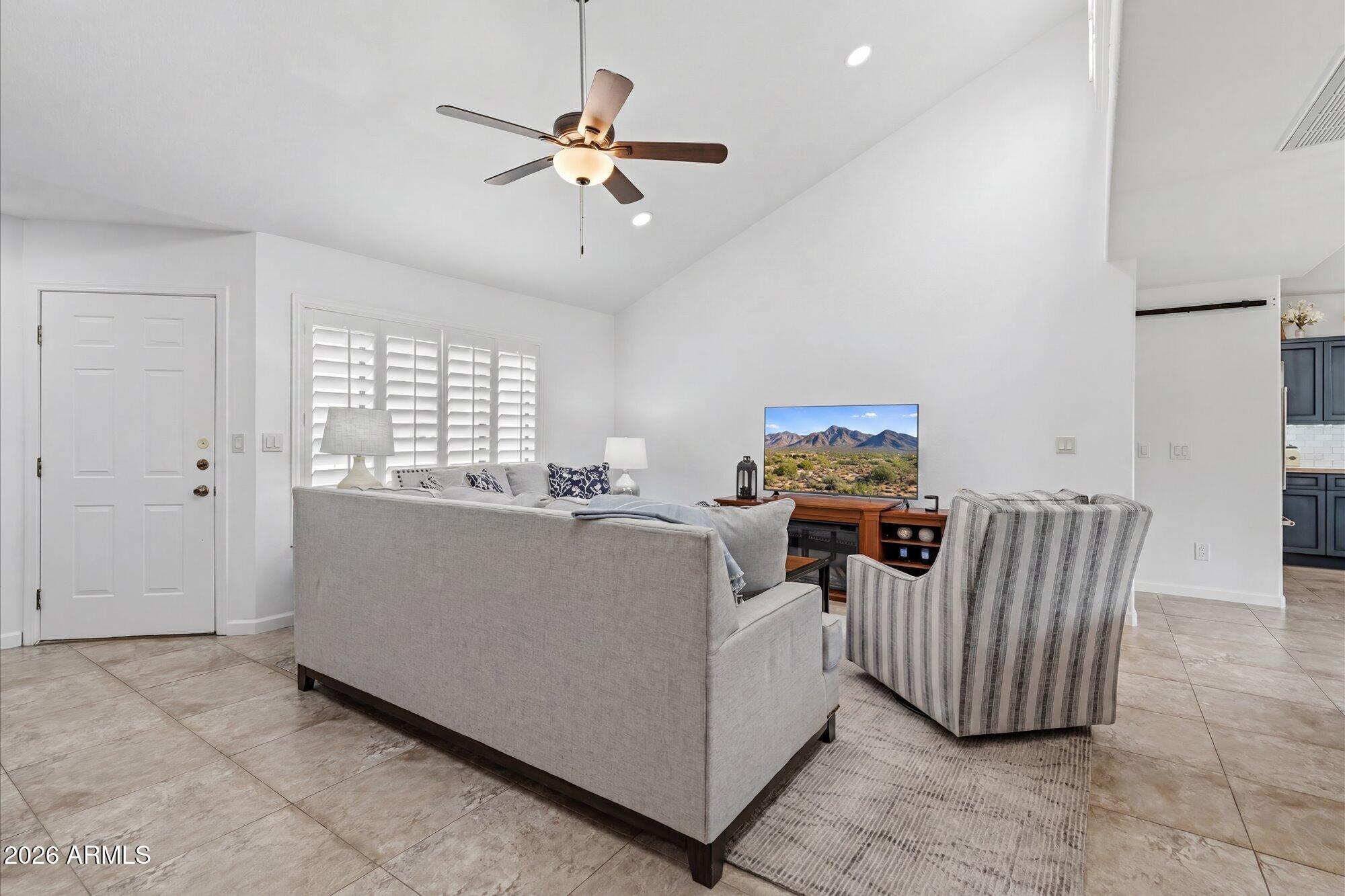 COLINA OF CAREFREE - Residential