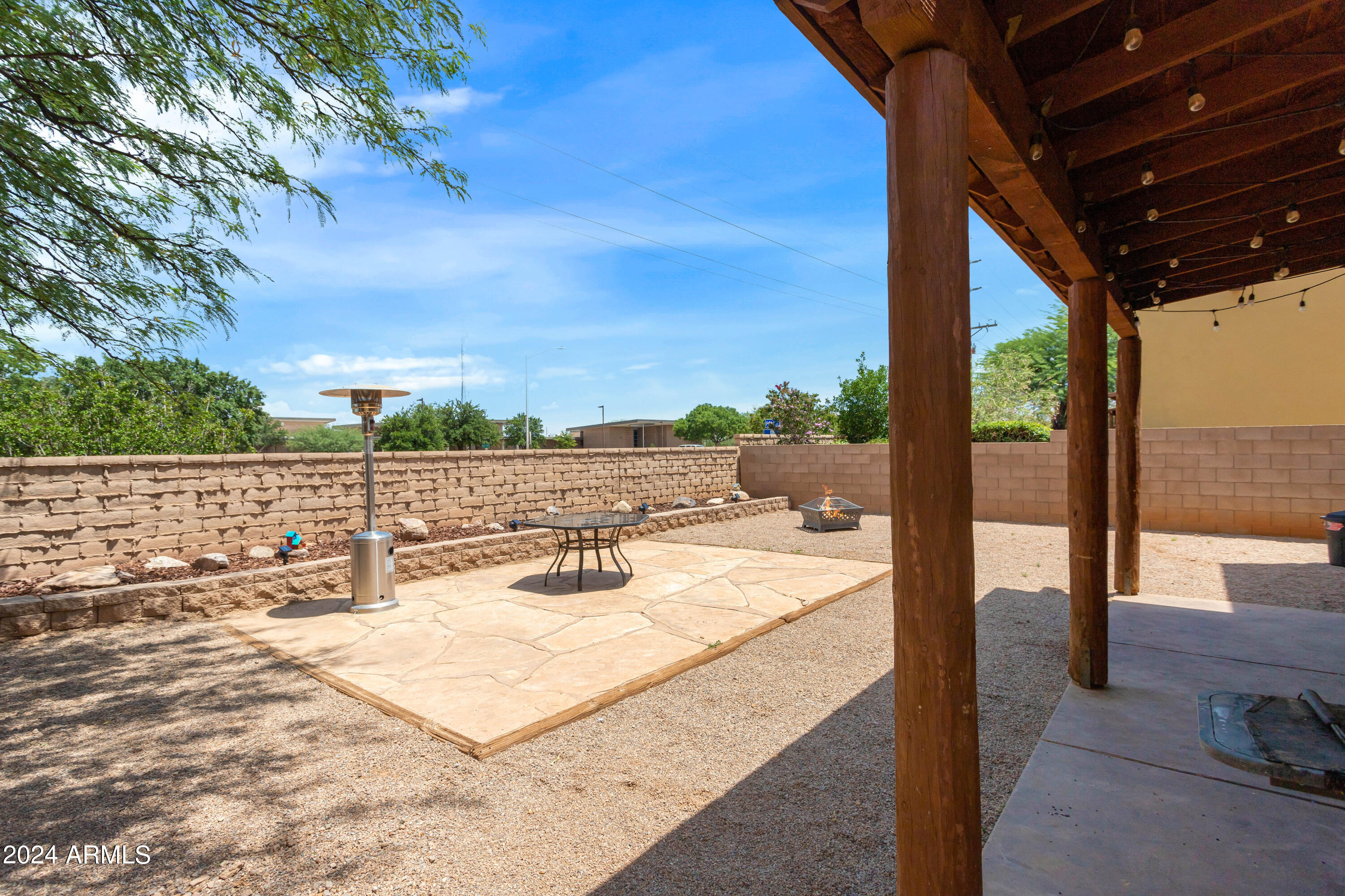 THE LEGENDS VALIENTE - Residential